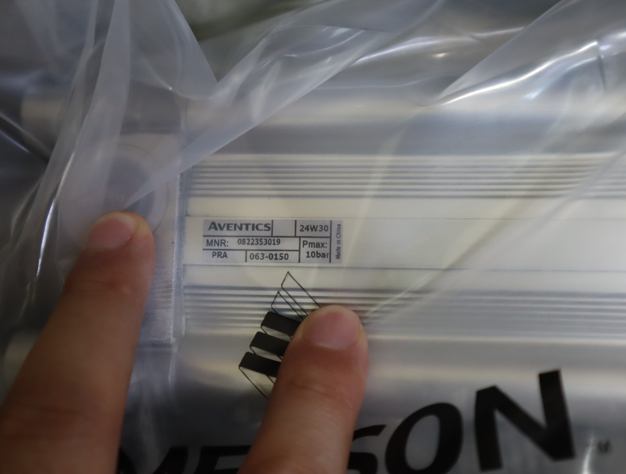 0822353019 0822353019 063-0150 德国安沃驰AVENTICS 气缸气动阀