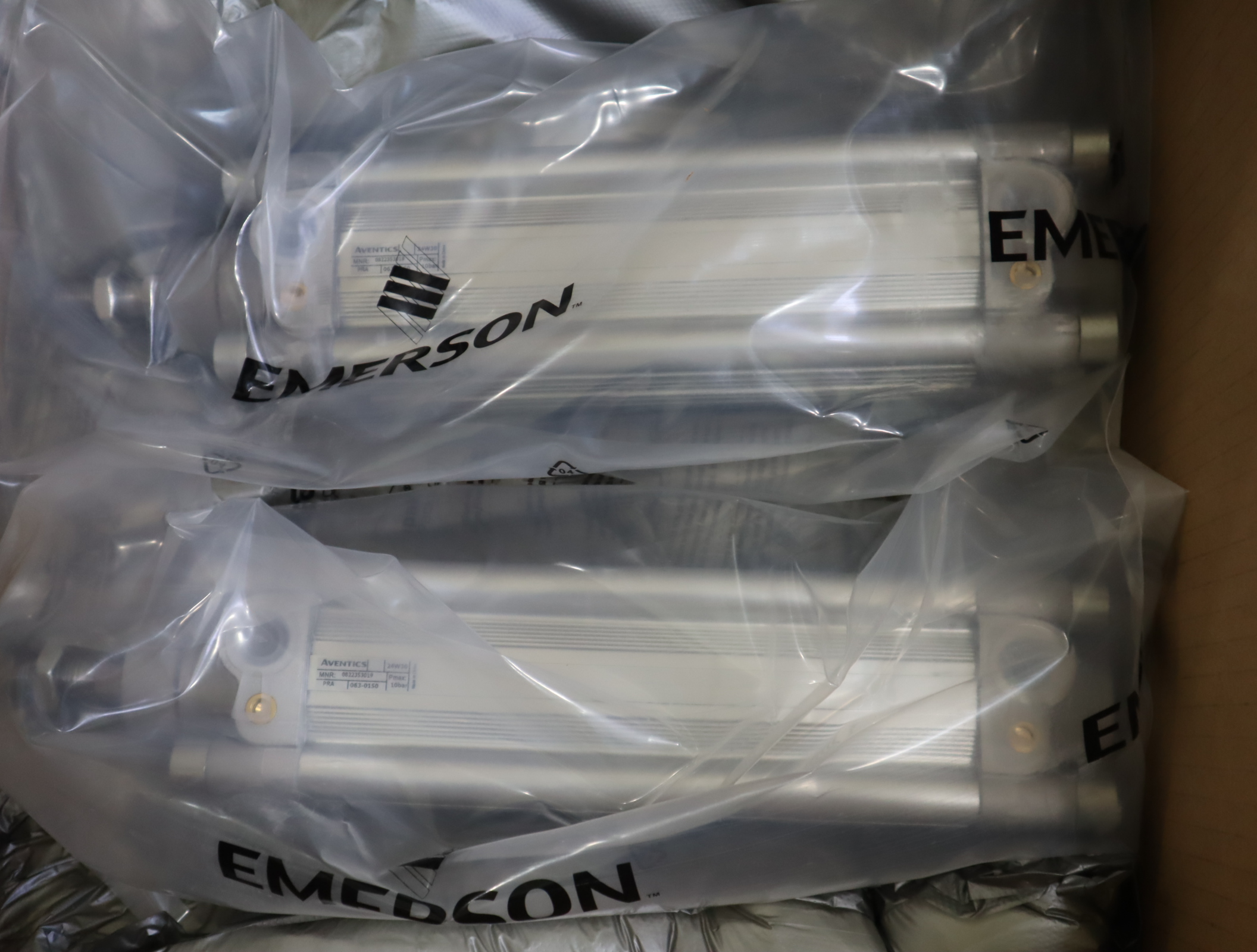 0822353019 0822353019 063-0150 德国安沃驰AVENTICS 气缸气动阀