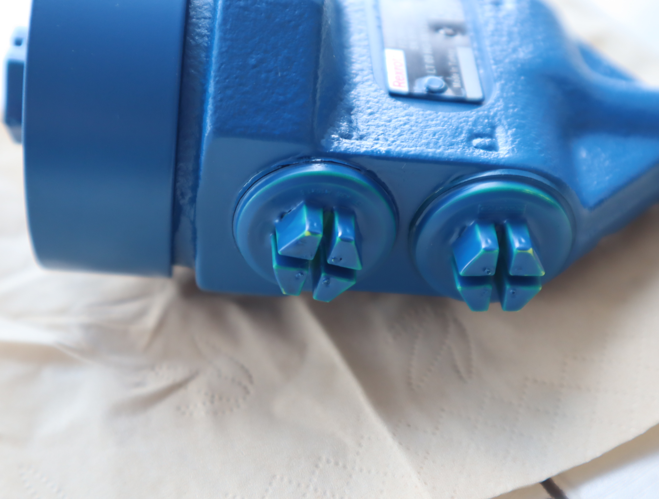 R900375749 LT09HG-1X/125/02M 力士乐REXROTH油田设备专用液压阀