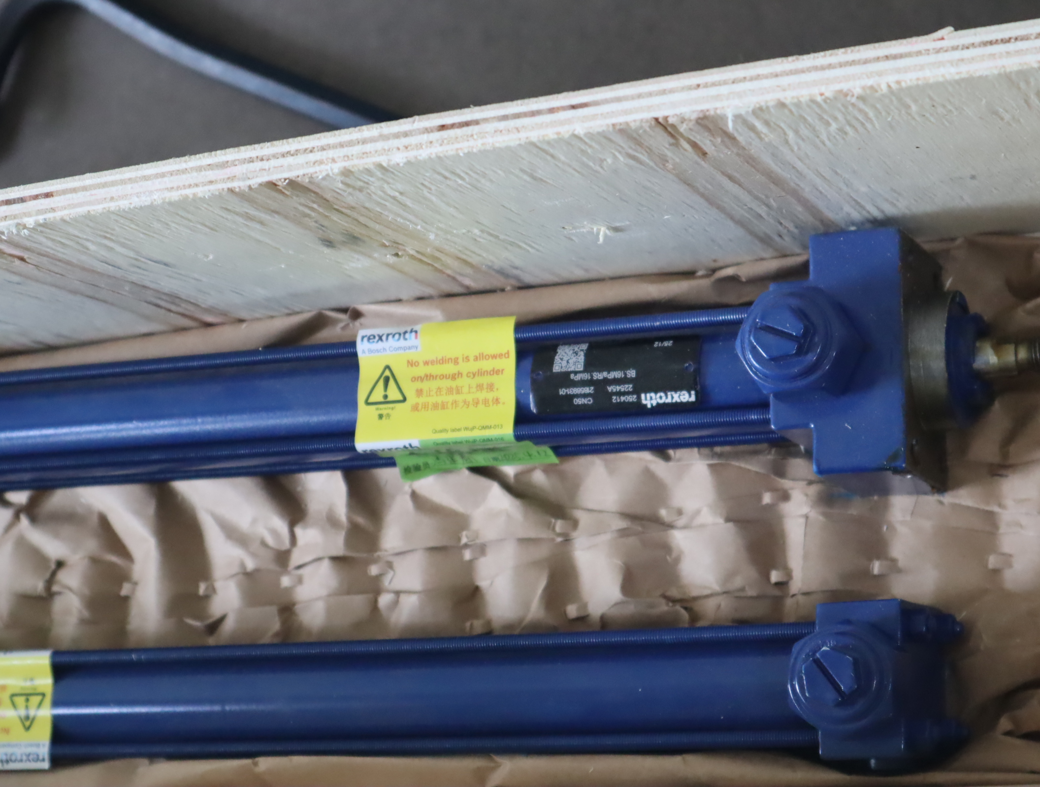 250412 22545A 21858931 BS.16MPa/RS.16MPa   力士乐REXROTH油缸