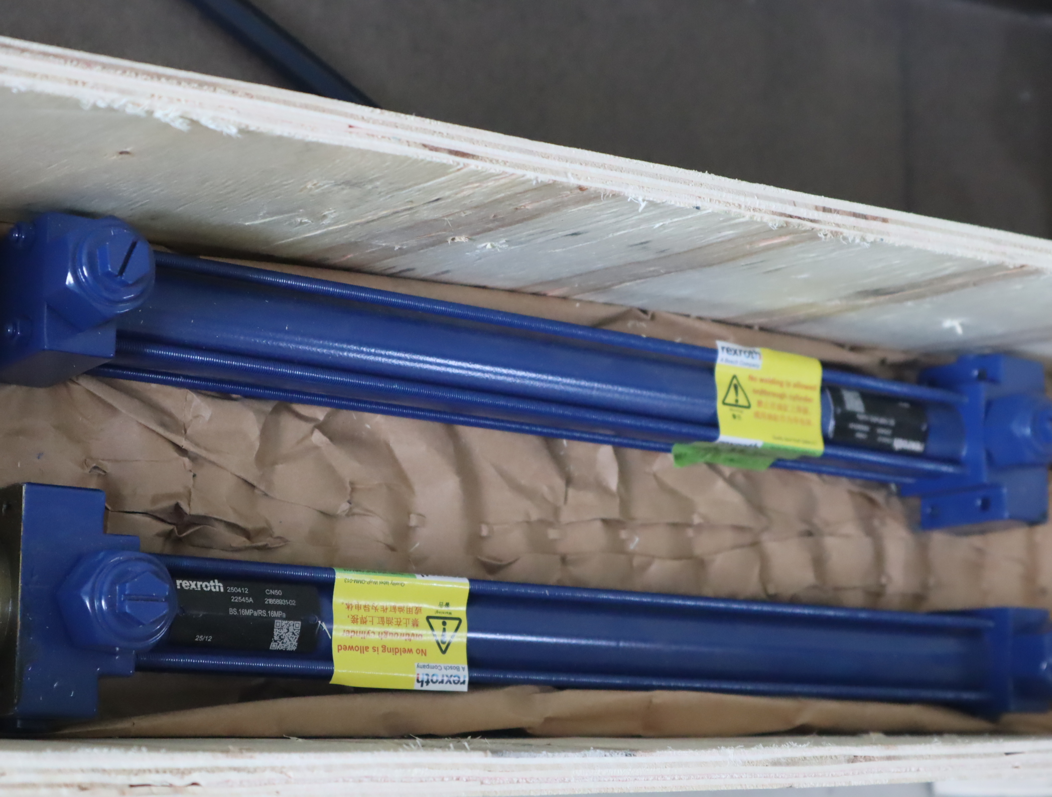 250412 22545A 21858931 BS.16MPa/RS.16MPa   力士乐REXROTH油缸