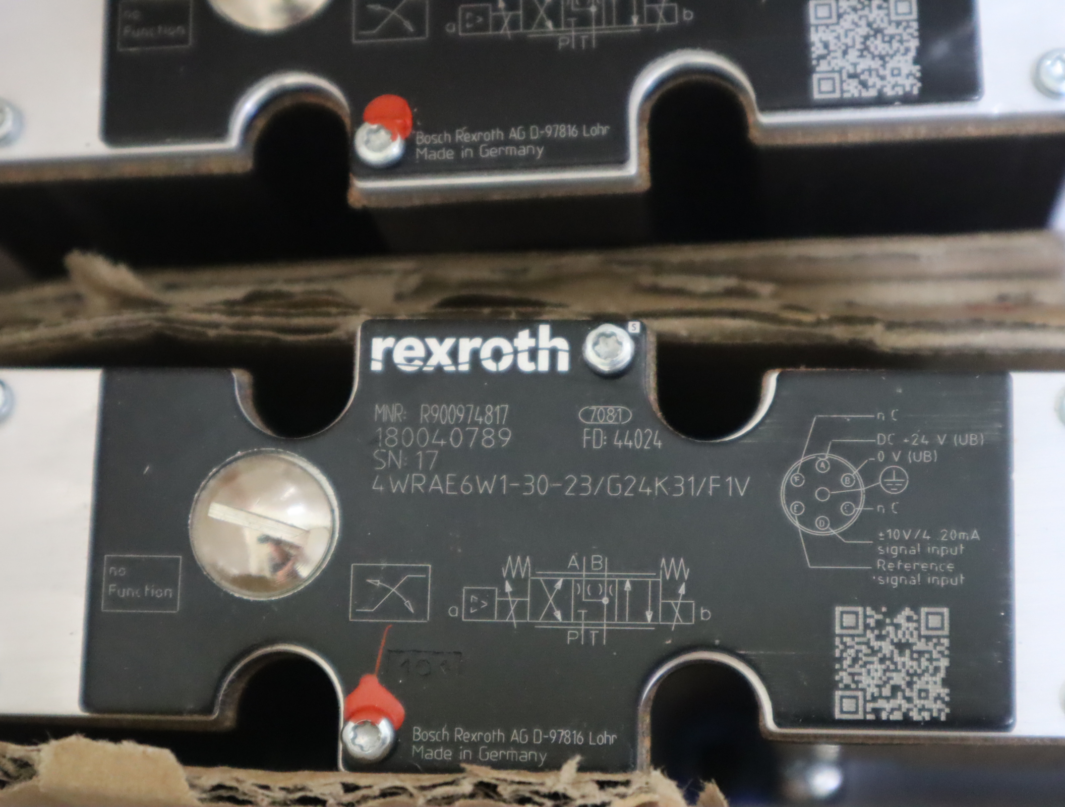 R900974817 4WRAE6W1-30-23/G24K31/F1V 德国力士乐REXROTH比例阀