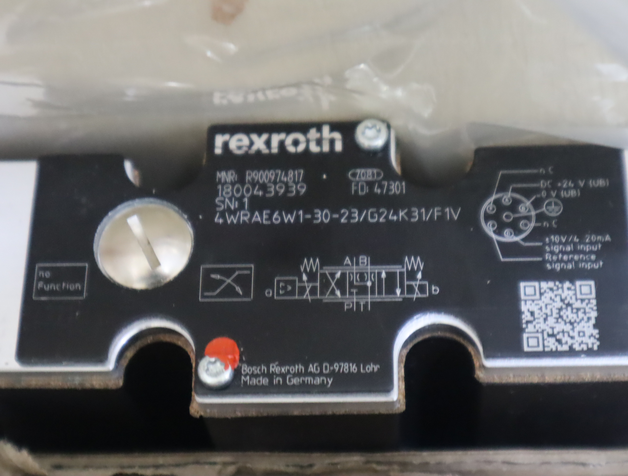 R900974817 4WRAE6W1-30-23/G24K31/F1V 德国力士乐REXROTH比例阀
