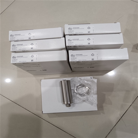 带显示器的IFM温度变送器E40096