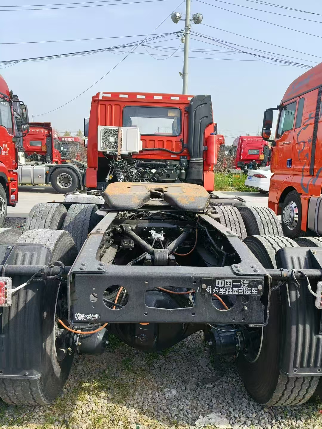 矮顶 国六 22年8月解放悍V 460马力，手动挡带液缓 潍柴发动机