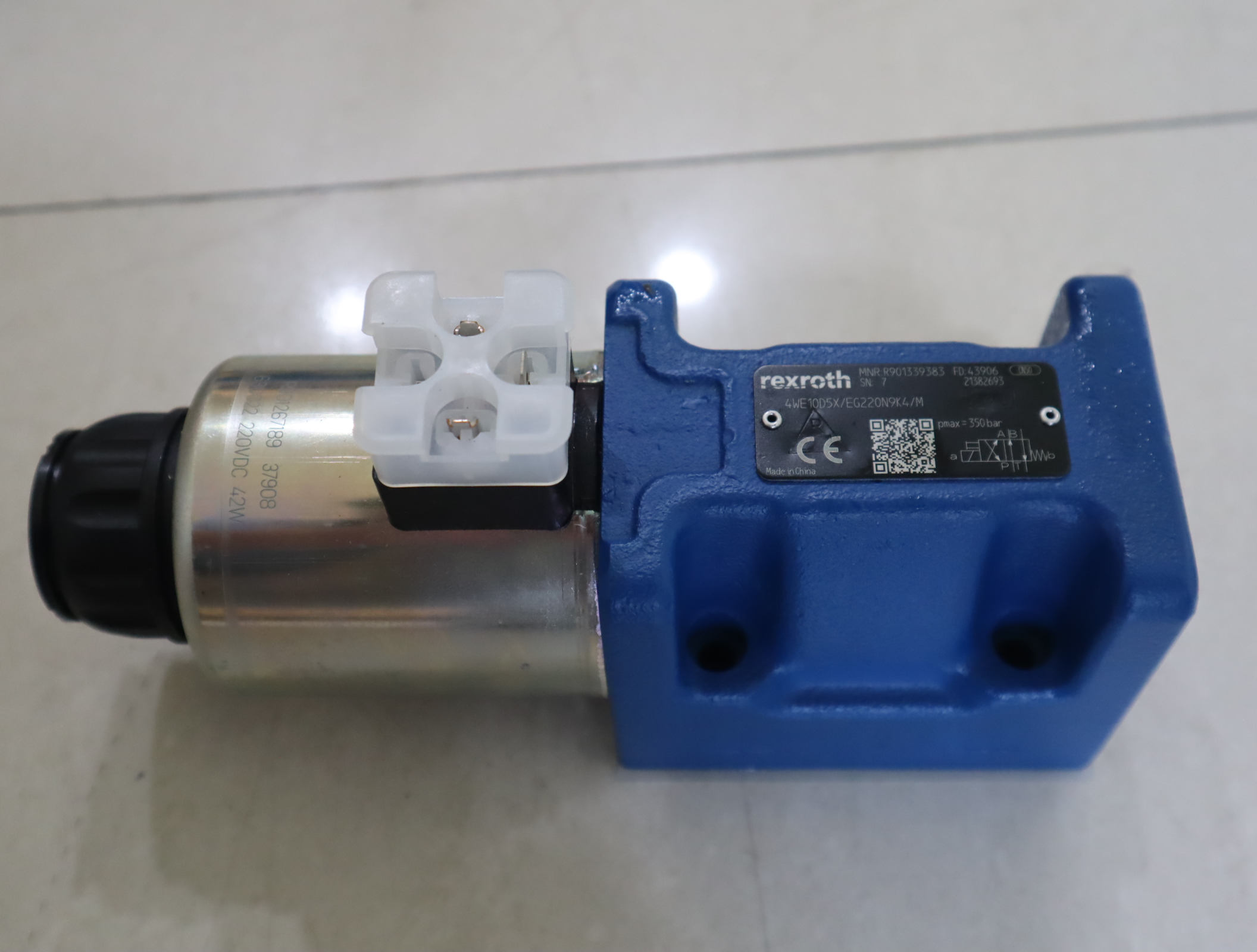 R901339383 4WE10D51/EG220N9K4/M 德国力士乐REXROTH电磁阀