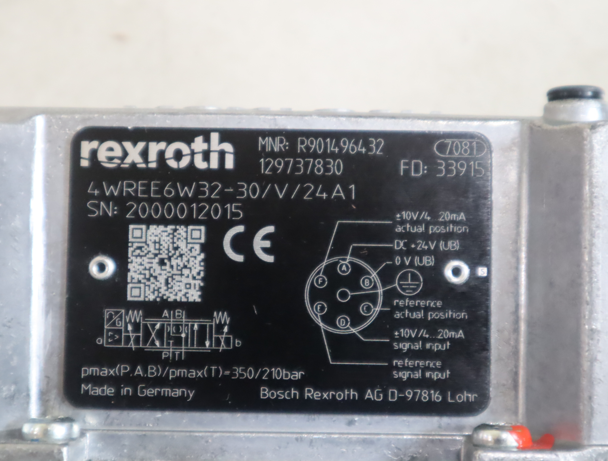 R901496432 4WREE6W32-30/V/24A1 德国力士乐REXROTH比例阀