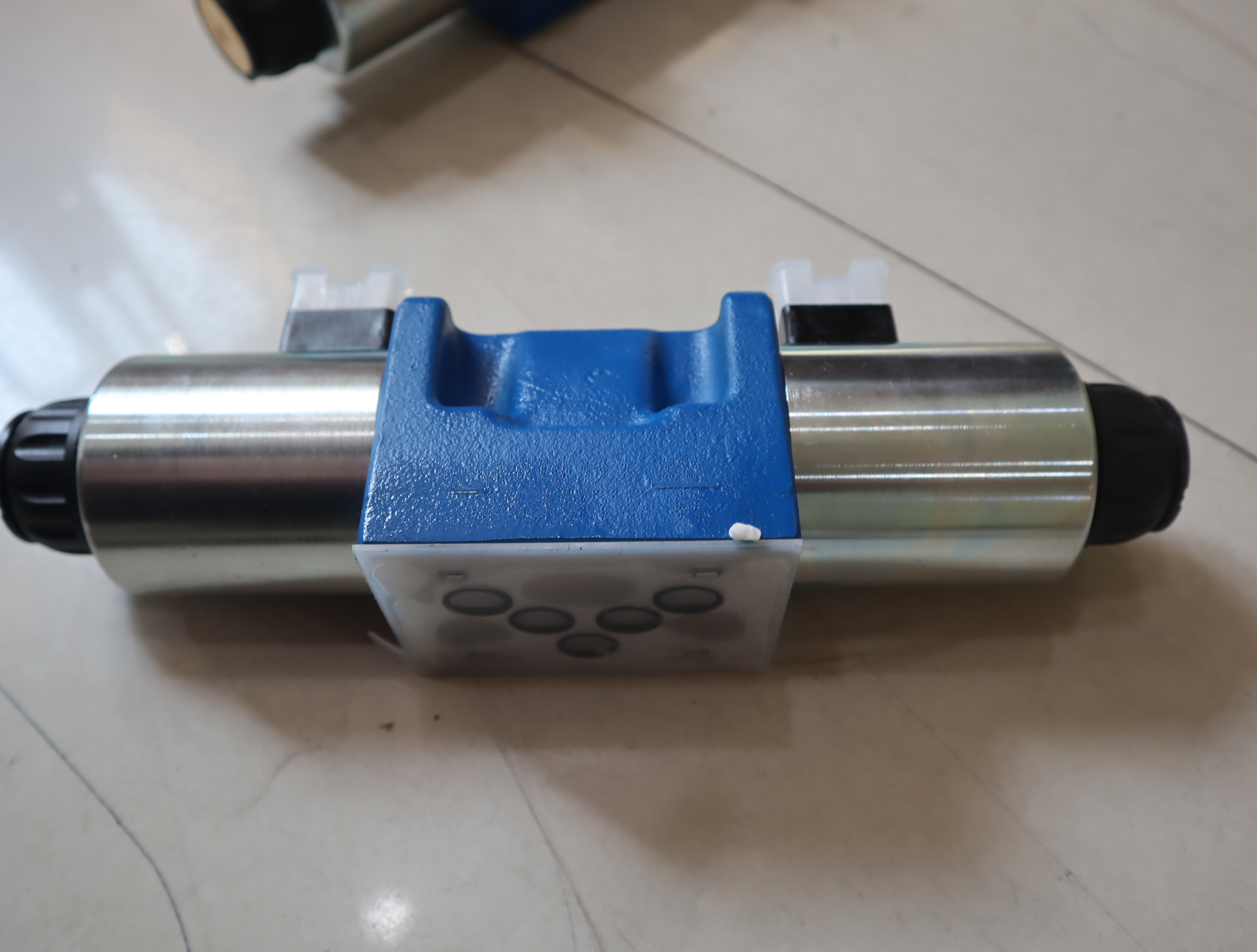 R901278763 4WE10D5X/OFEG24N9K4/M 德国力士乐REXROTH电磁阀