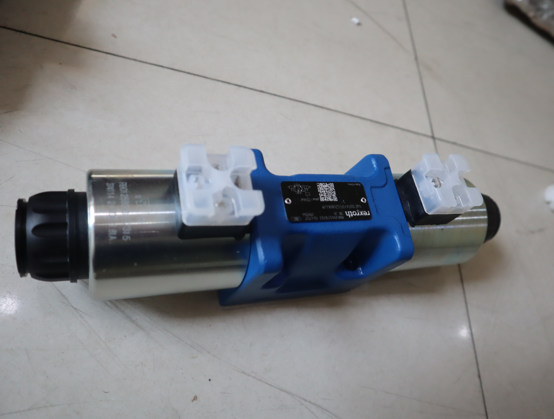 R901278763 4WE10D5X/OFEG24N9K4/M 德国力士乐REXROTH电磁阀