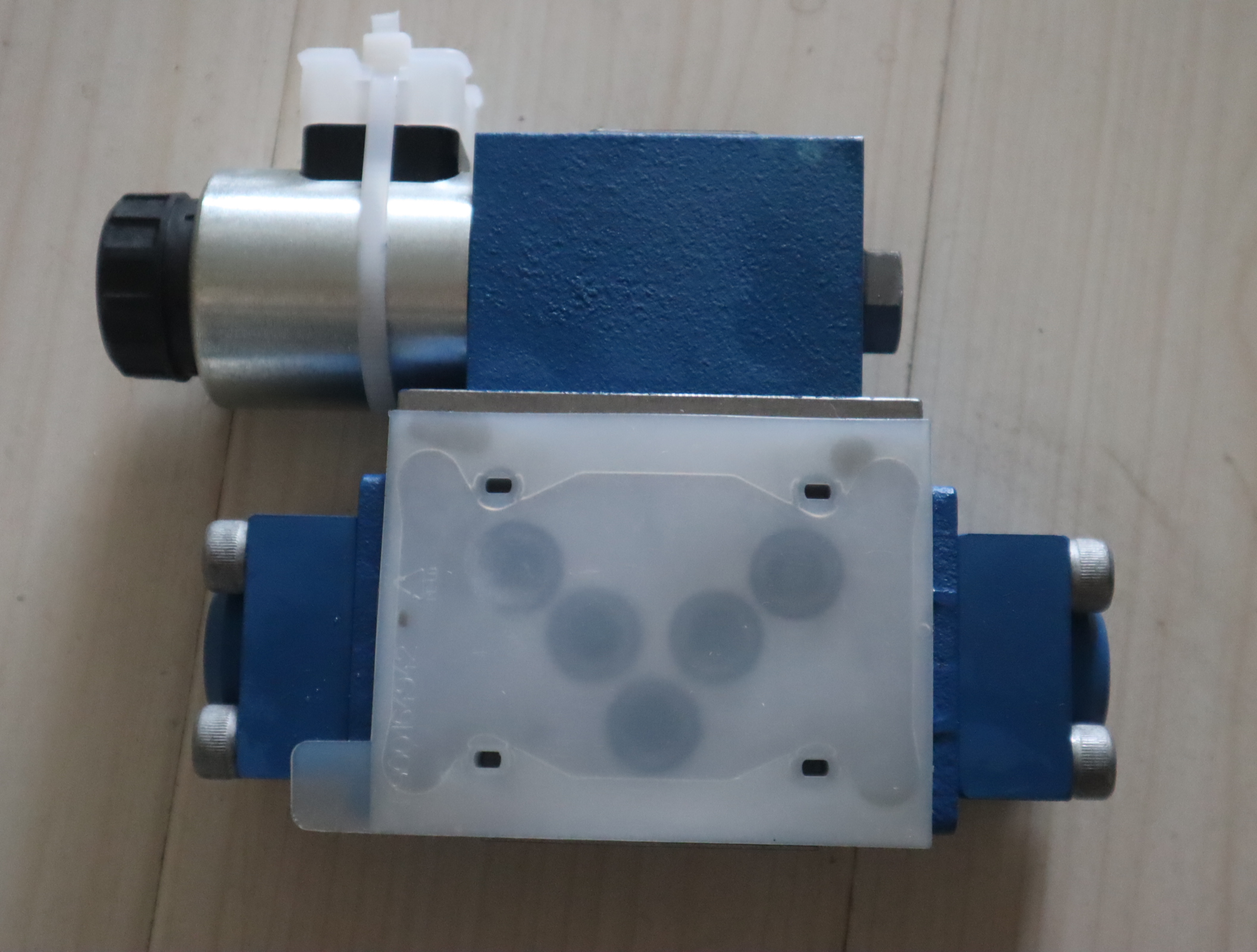 R900962784 Z4WEH10E63-41/6EG24N9ETK4/B10 力士乐REXROTH电液阀