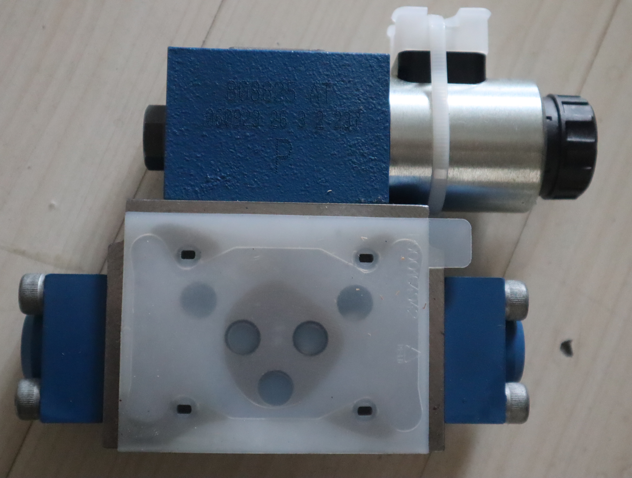 R900962784 Z4WEH10E63-41/6EG24N9ETK4/B10 力士乐REXROTH电液阀