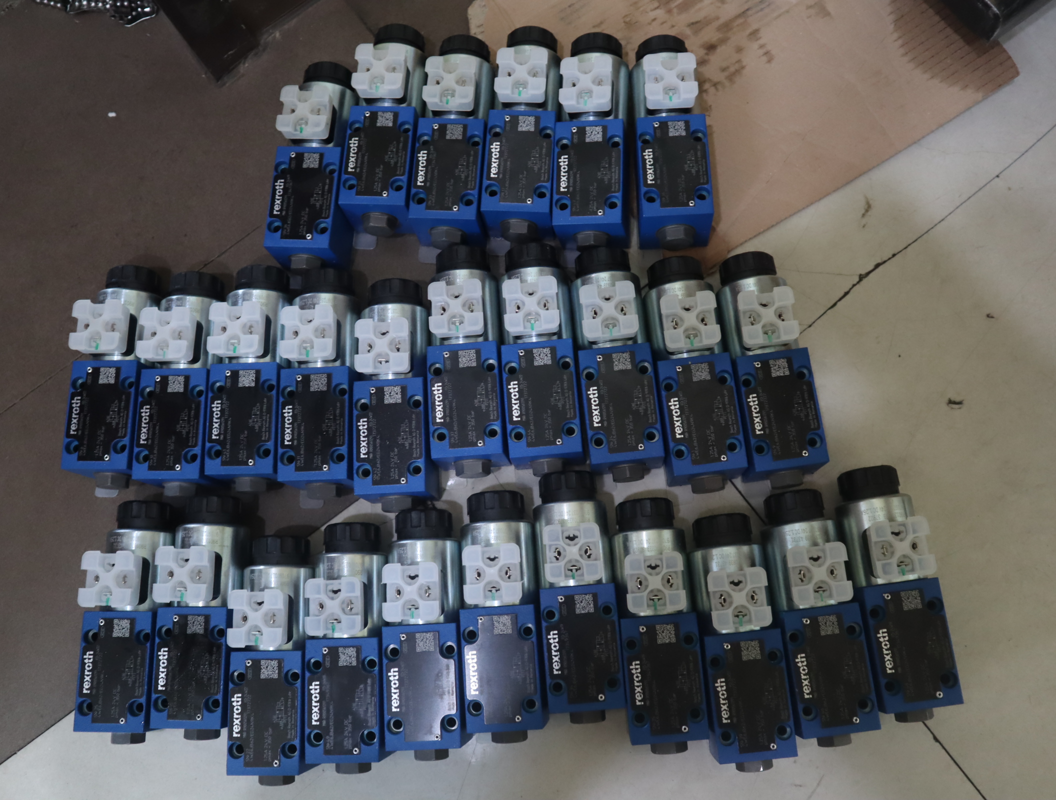 R900561291 4WE6JB6X/EG24N9K4 德国力士乐REXROTH电磁阀