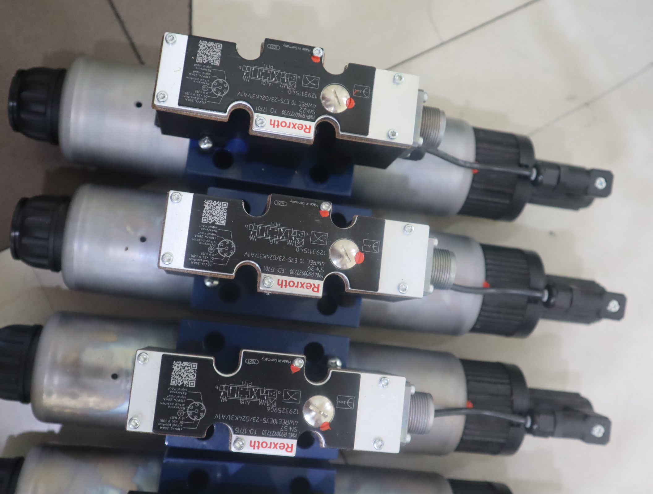 R900927230 4WREE10E75-20/G24K31/A1V 德国力士乐REXROTH比例阀