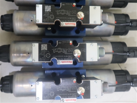 R900927230 4WREE10E75-20/G24K31/A1V 德国力士乐REXROTH比例阀