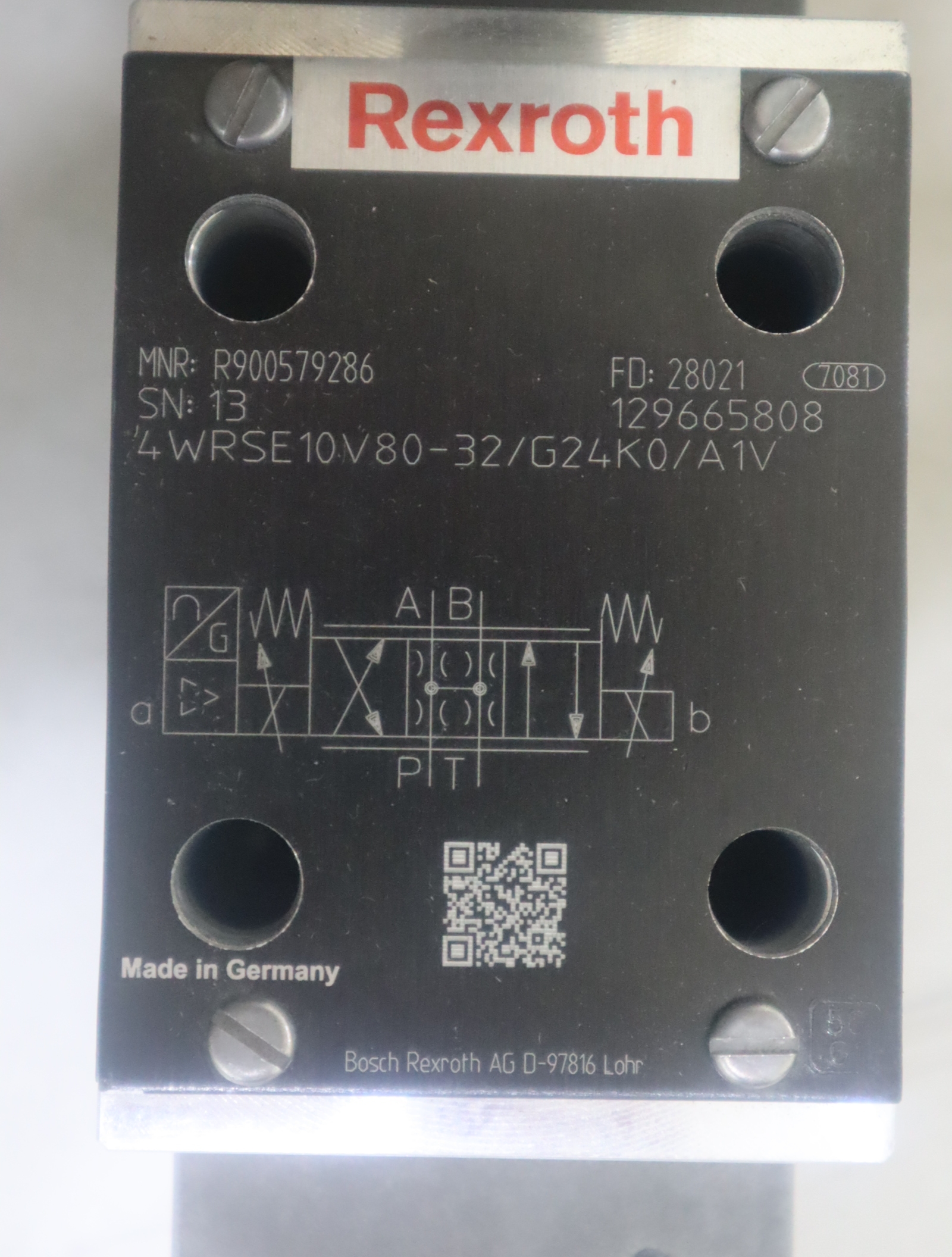 R900579286 4WRSE10V80-32/G24K0/A1V 德国力士乐REXROTH比例阀