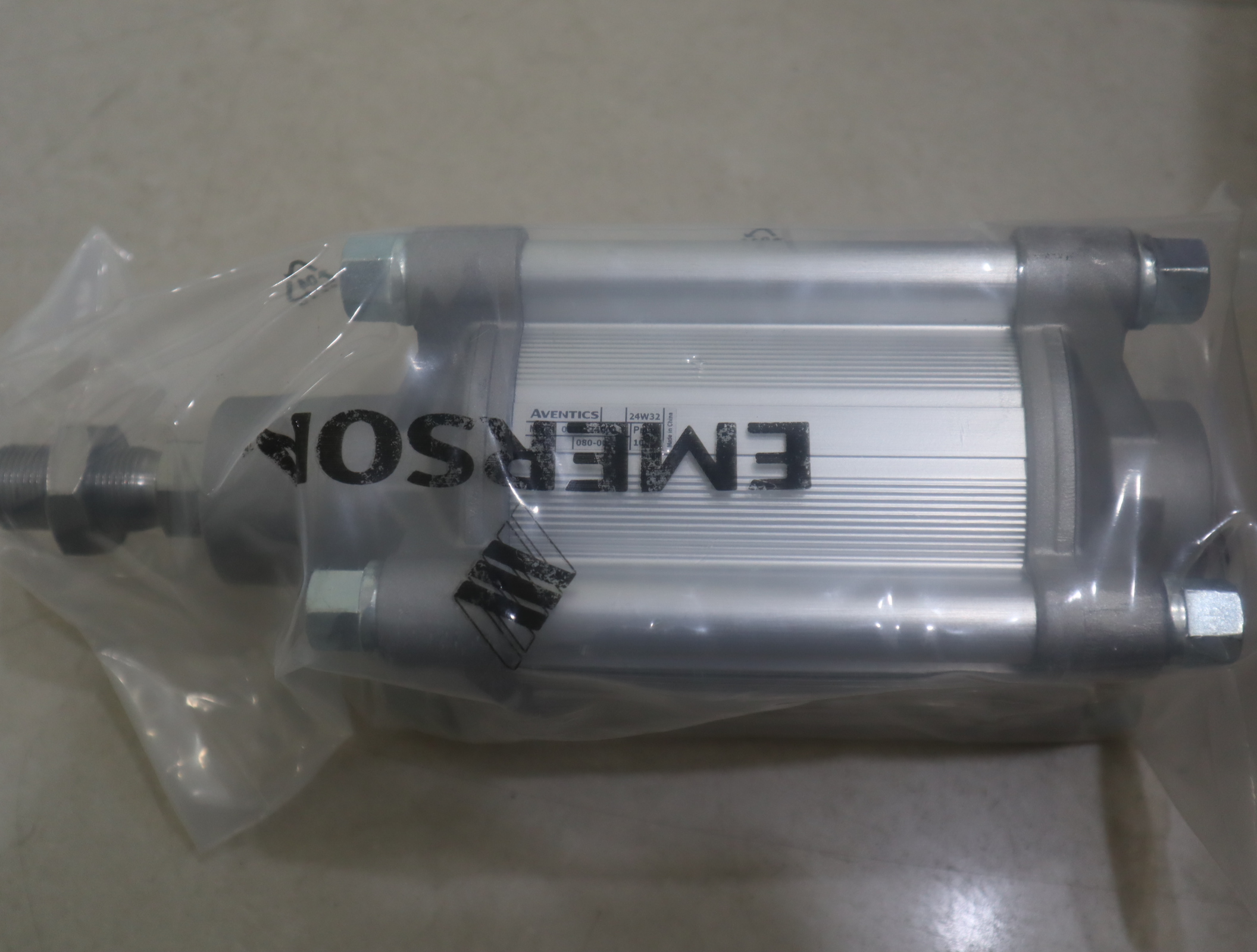 0822124002 080-0050 德国安沃驰AVENTICS 气缸