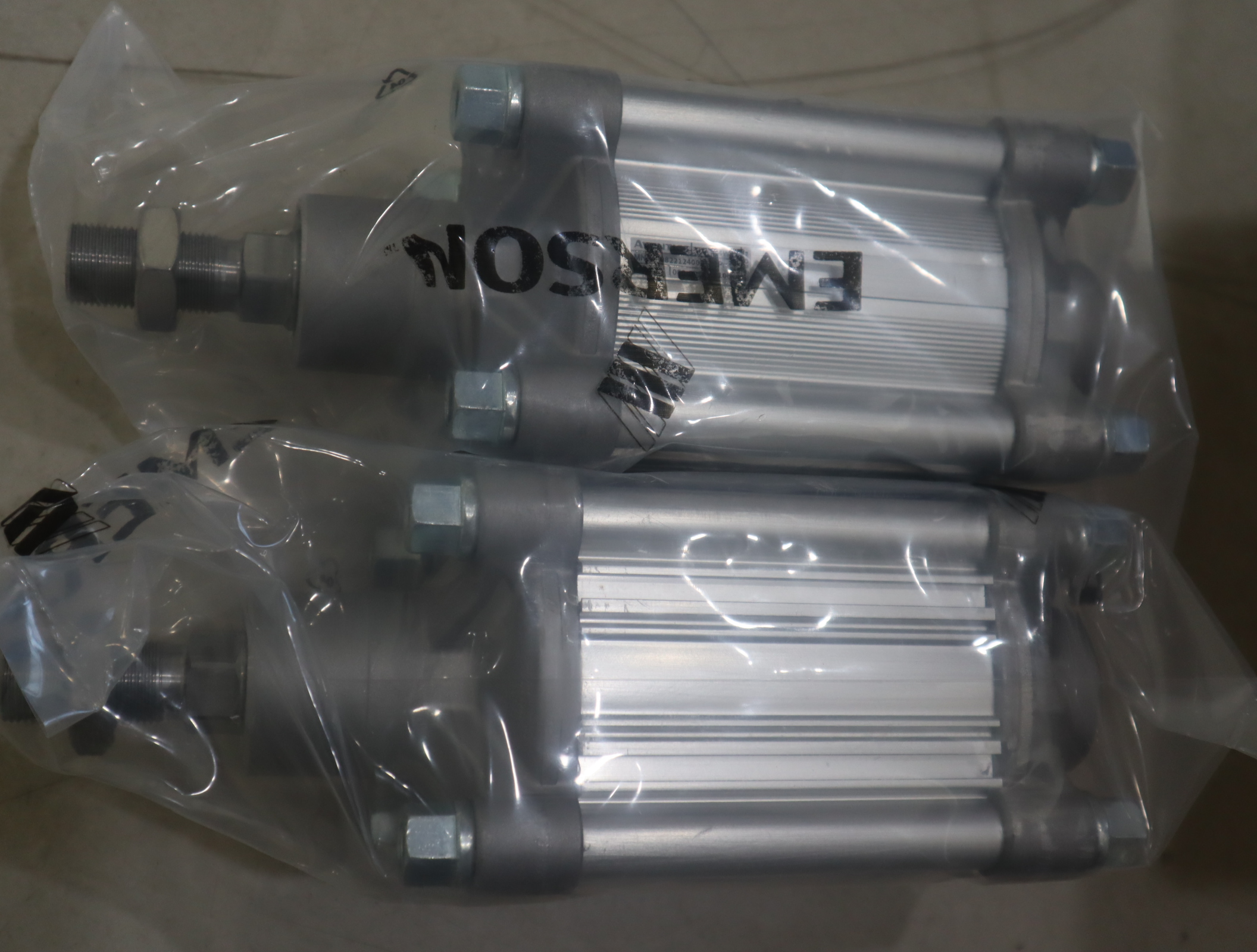 0822124002 080-0050 德国安沃驰AVENTICS 气缸