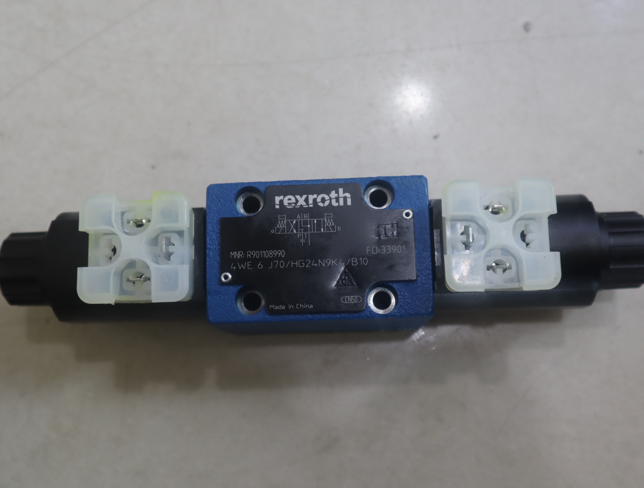 R901108990 4WE6J70/HG24N9K4/B10 德国力士乐REXROTH电磁阀