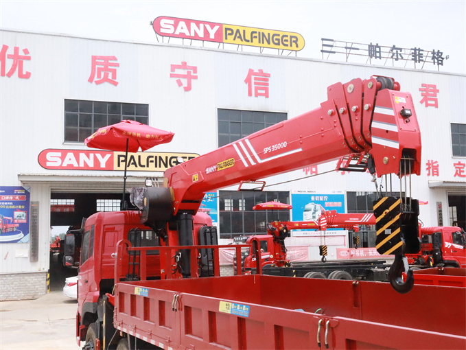 东风天龙VL前四后八上装三一14吨直臂式吊机带遮阳伞随车吊厂家