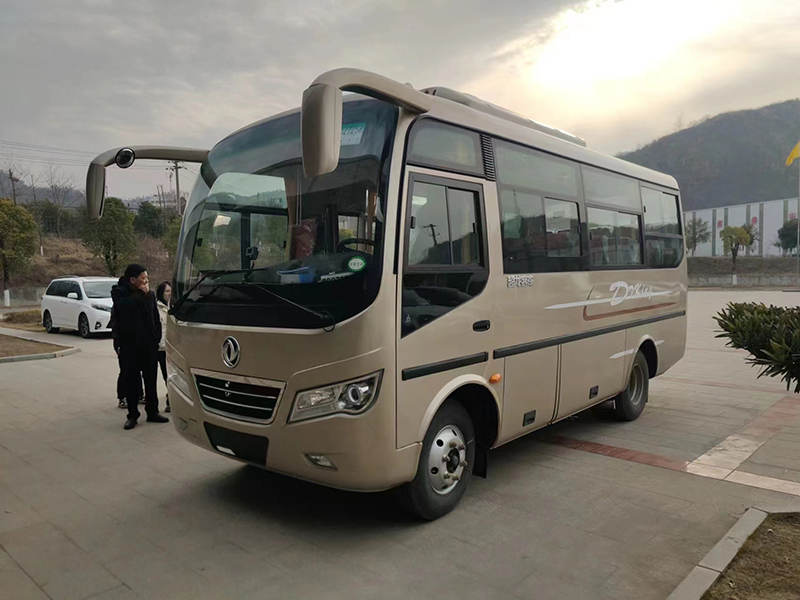 东风客车 EQ6608LT6D 通勤客车