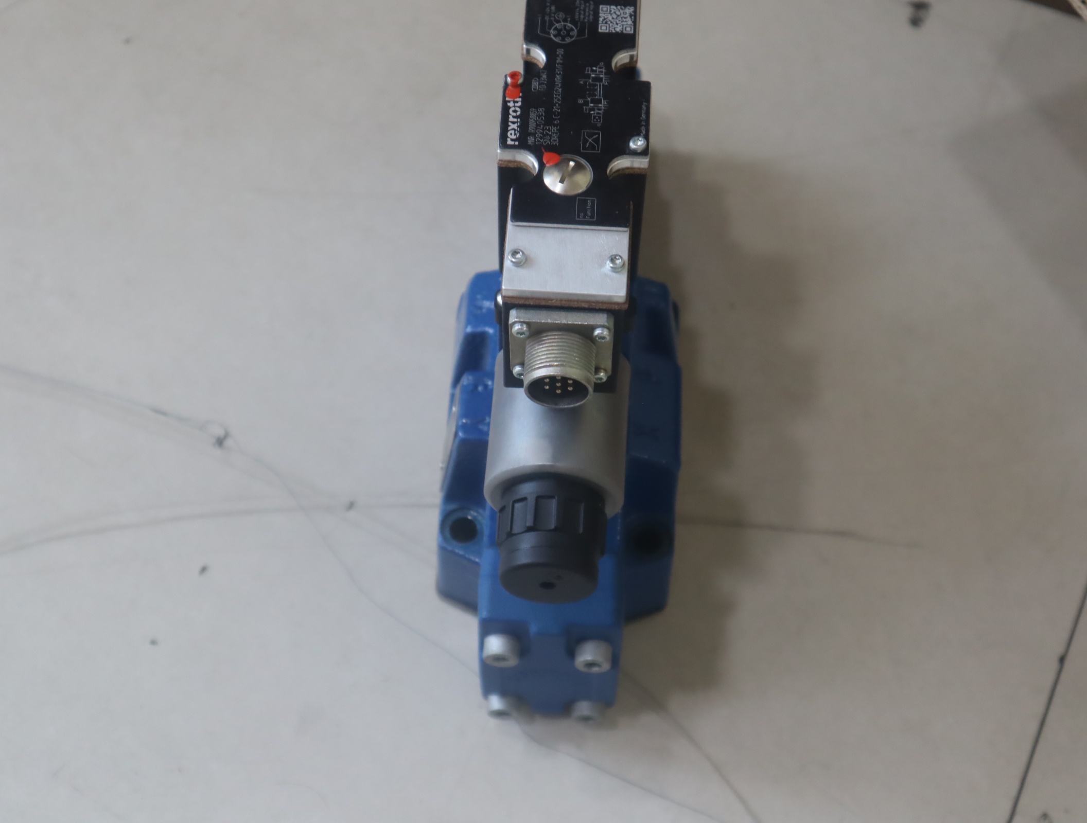 R901042860 4WRZE16W8-100-74/6EG24N9EK31/F1D3M 力士乐REXROTH