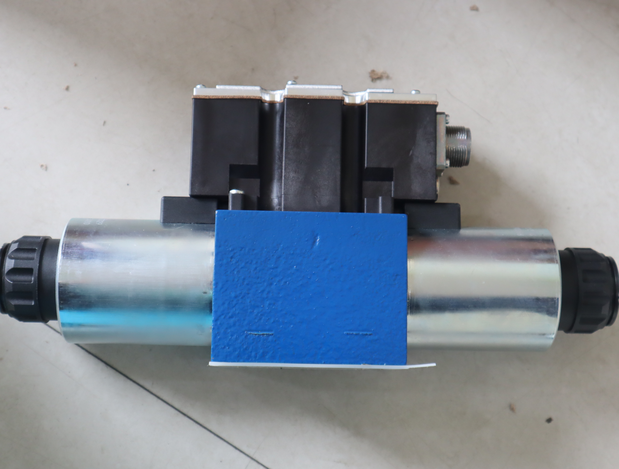 4WRAE10W1-60-22/G24N9K31/F1V R900949757 力士乐REXROTH比例阀