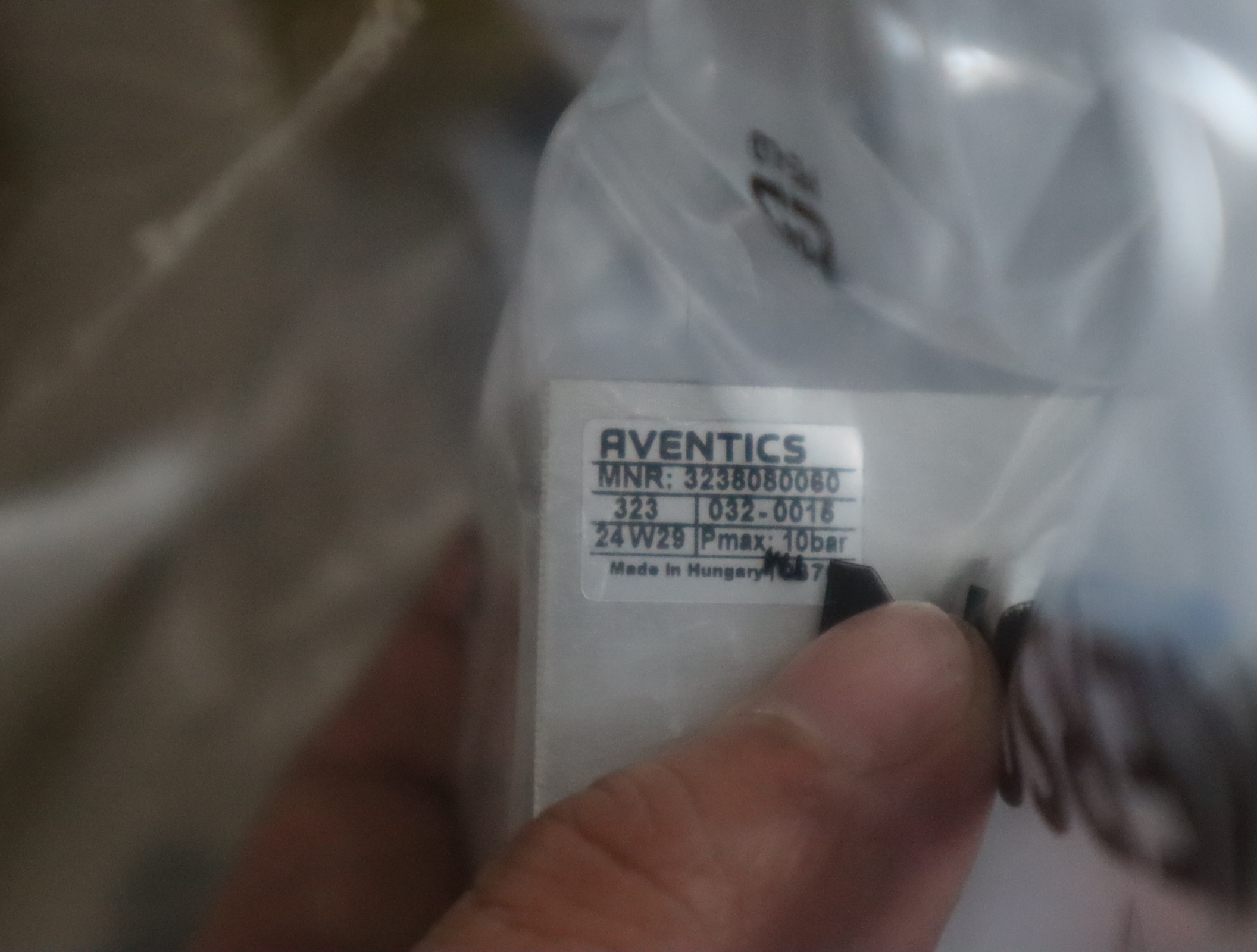 R480174508 3238080060 德国安沃驰AVENTICS气缸 气动元件气动阀