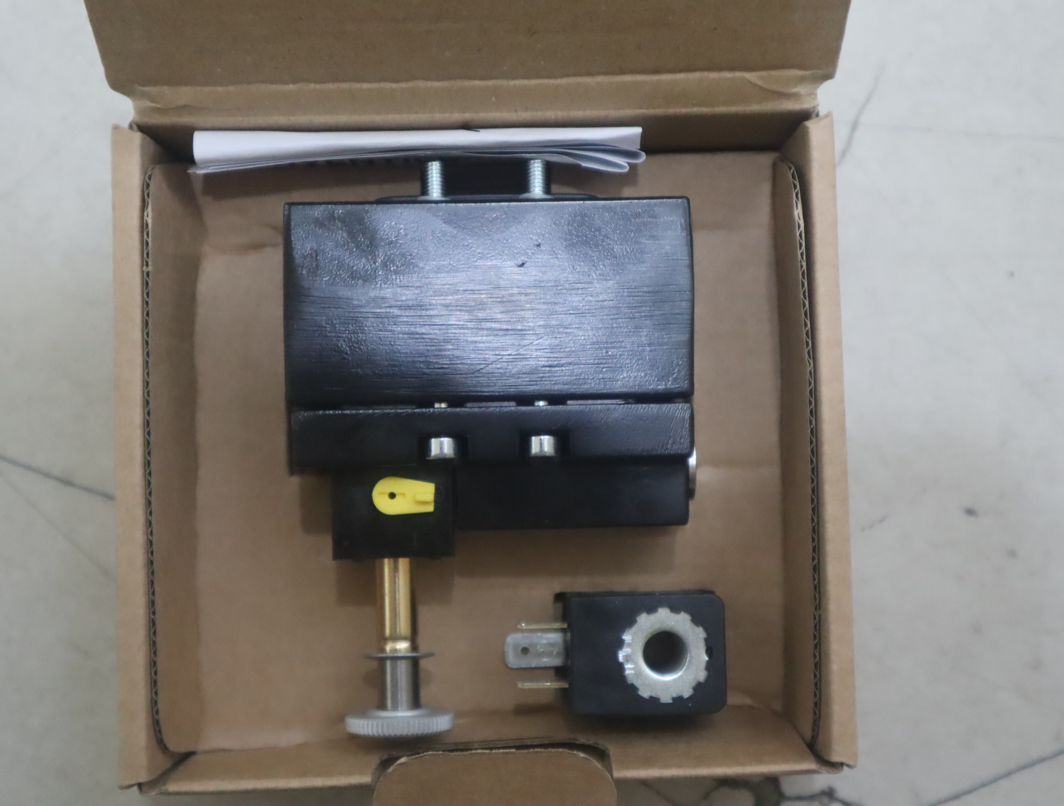 5633011340 V563-3/2NC-SR-024DC-5W 德国安沃驰AVENTICS气动阀