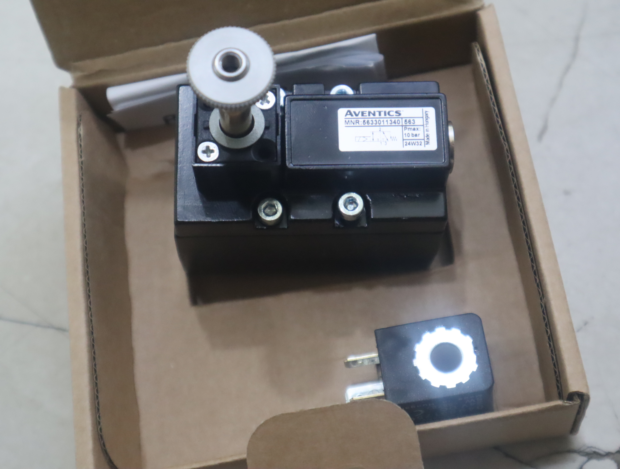 5633011340 V563-3/2NC-SR-024DC-5W 德国安沃驰AVENTICS气动阀
