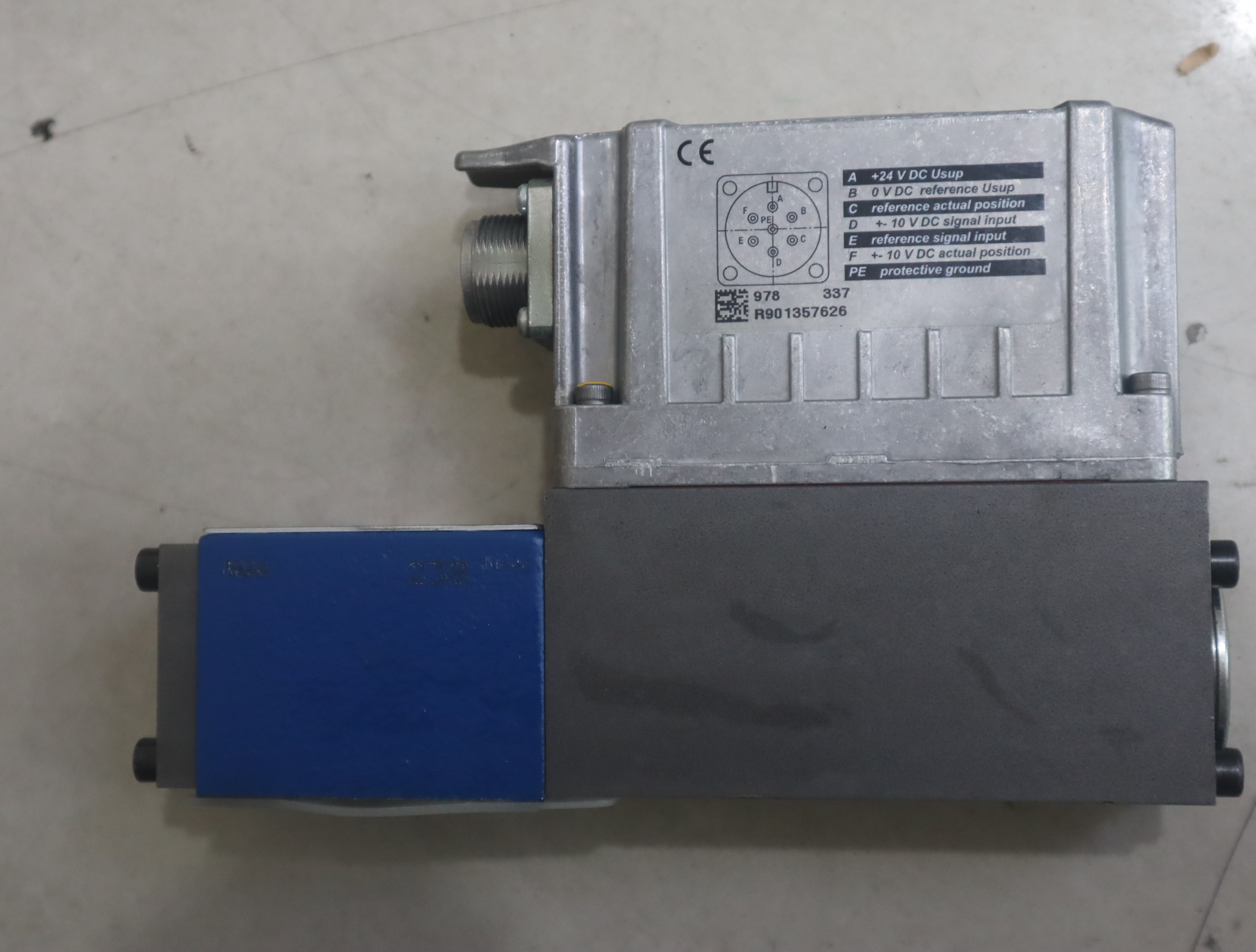 R901382315 4WRPEH6C3B40L-3X/M/24A1 德国力士乐REXROTH比例阀