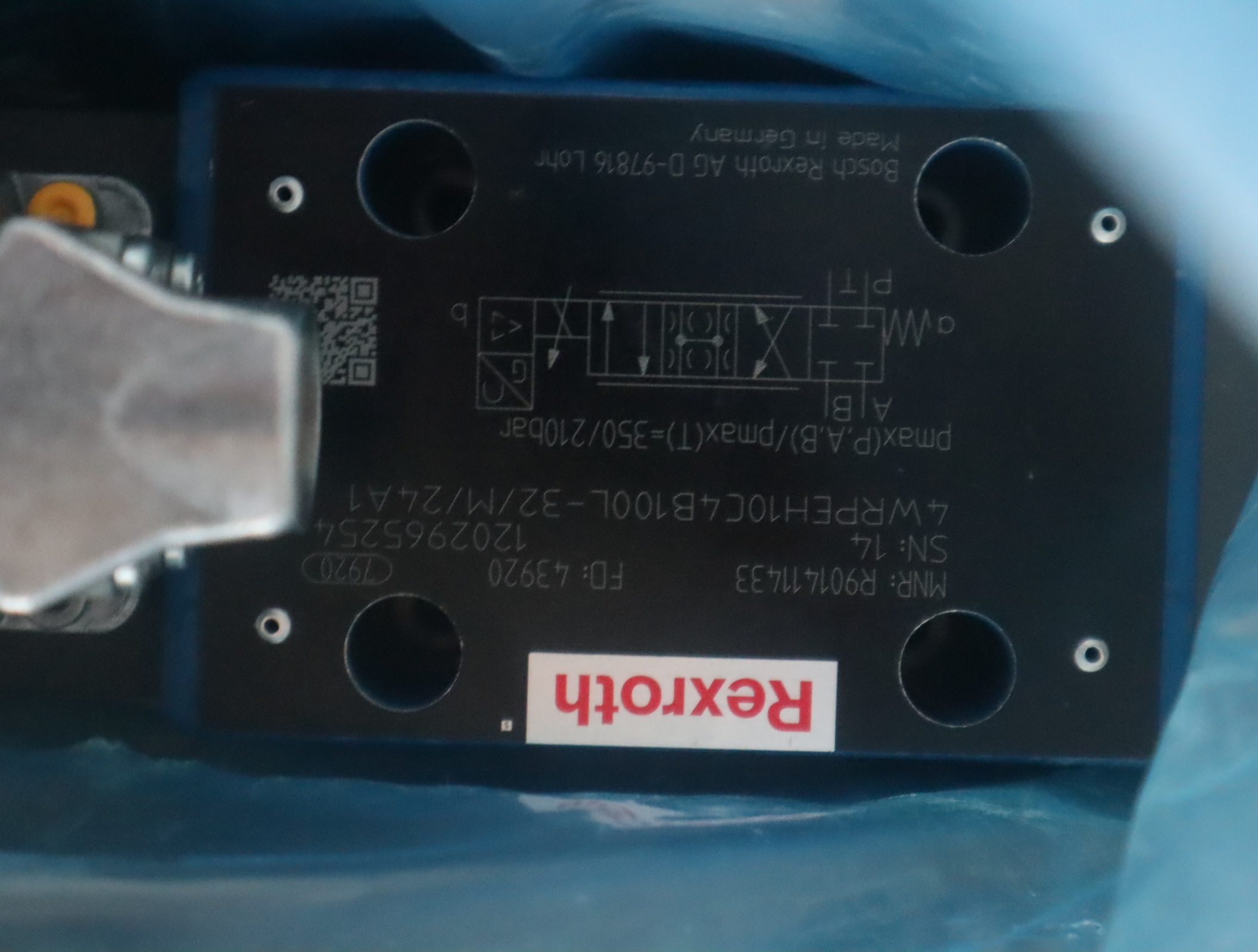 R901411433 4WRPEH10C4B100L-3X/M/24A1 德国力士乐REXROTH阀