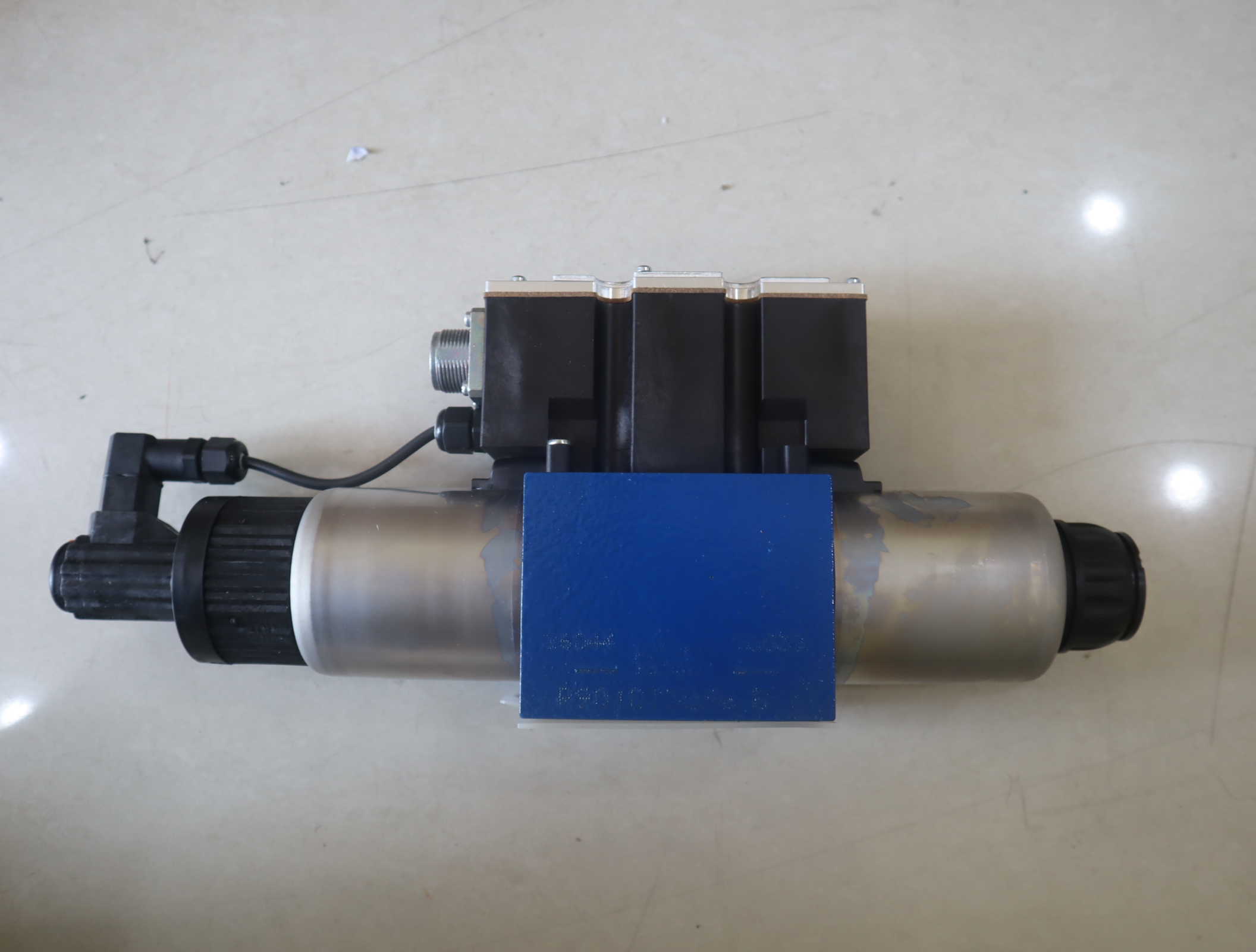 R900927356 4WREE10E75-21/G24K31/F1V 力士乐REXROTH比例阀