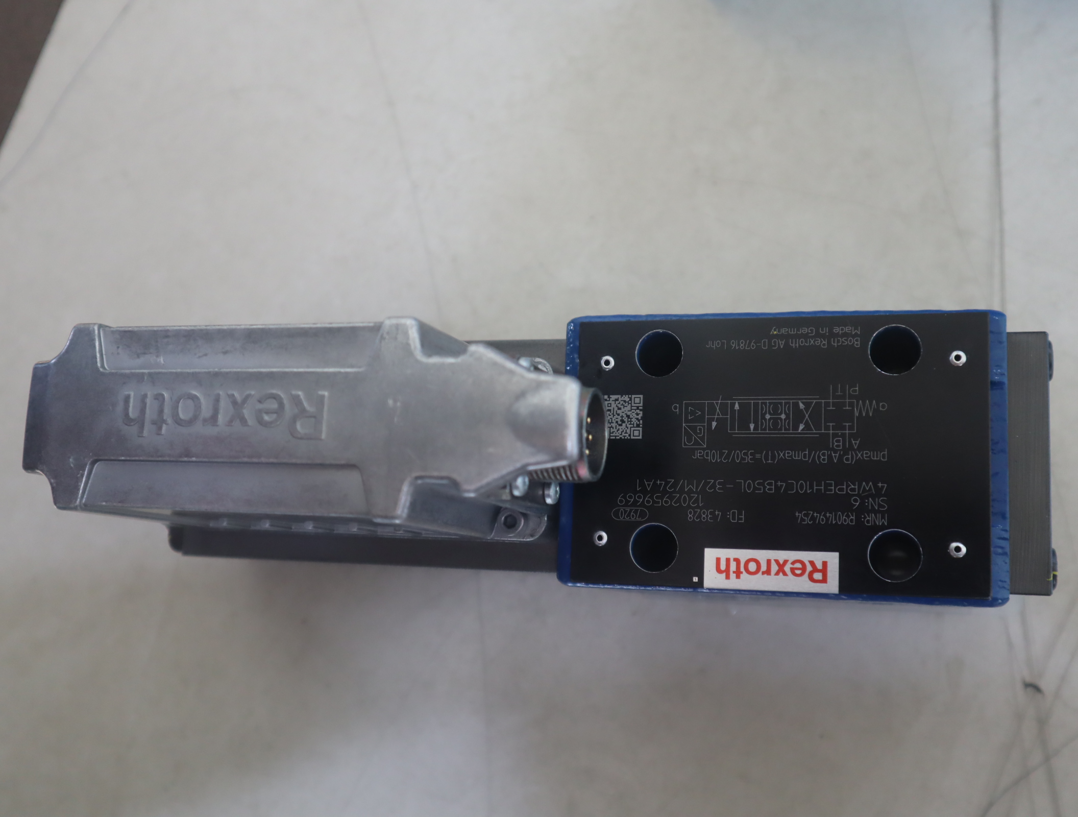 R901494254 4WRPEH10C4B50L-32/M/24A1 力士乐REXROTH比例阀