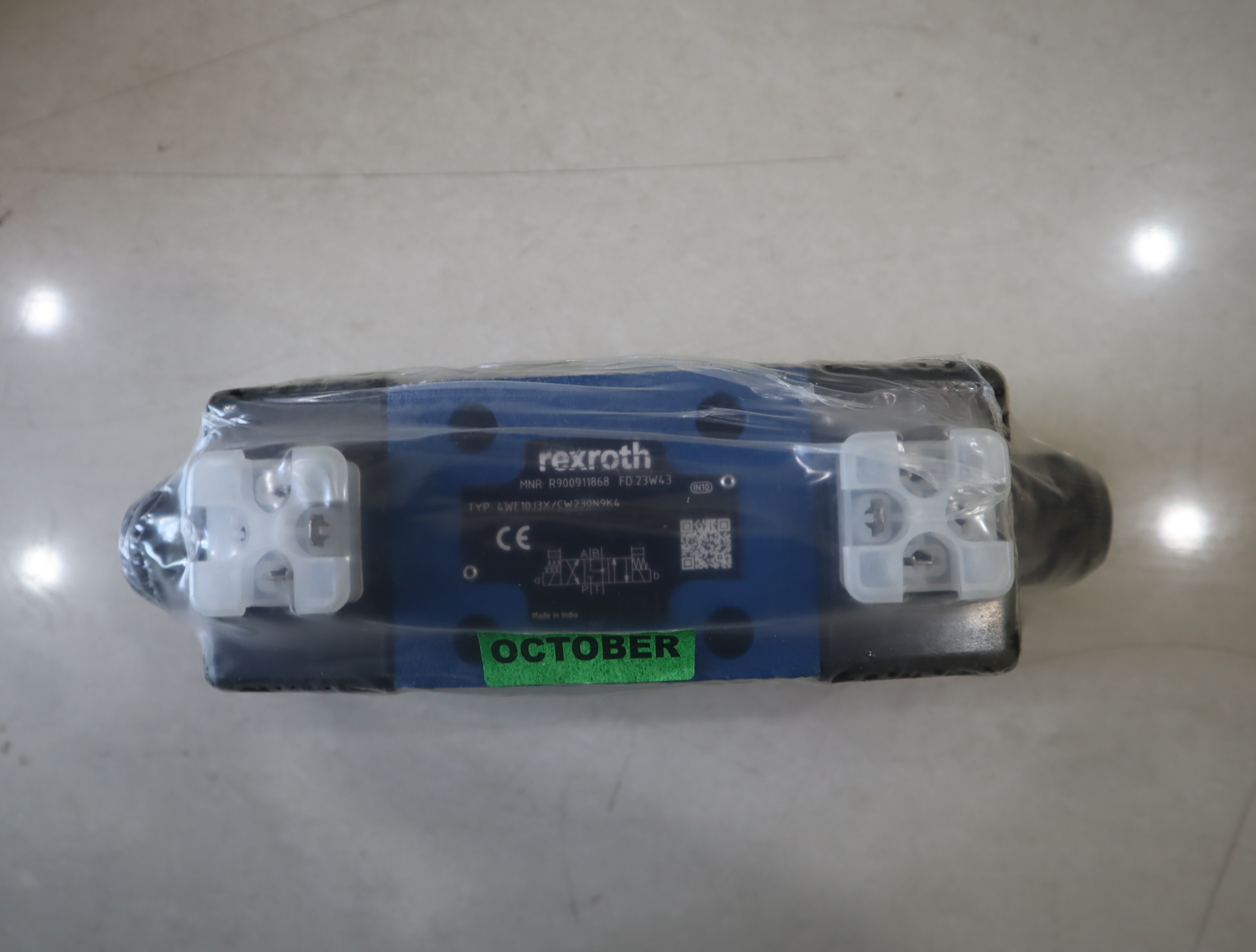 R900911868 4WE10J3X/CW230N9K4 德国力士乐REXROTH电磁阀