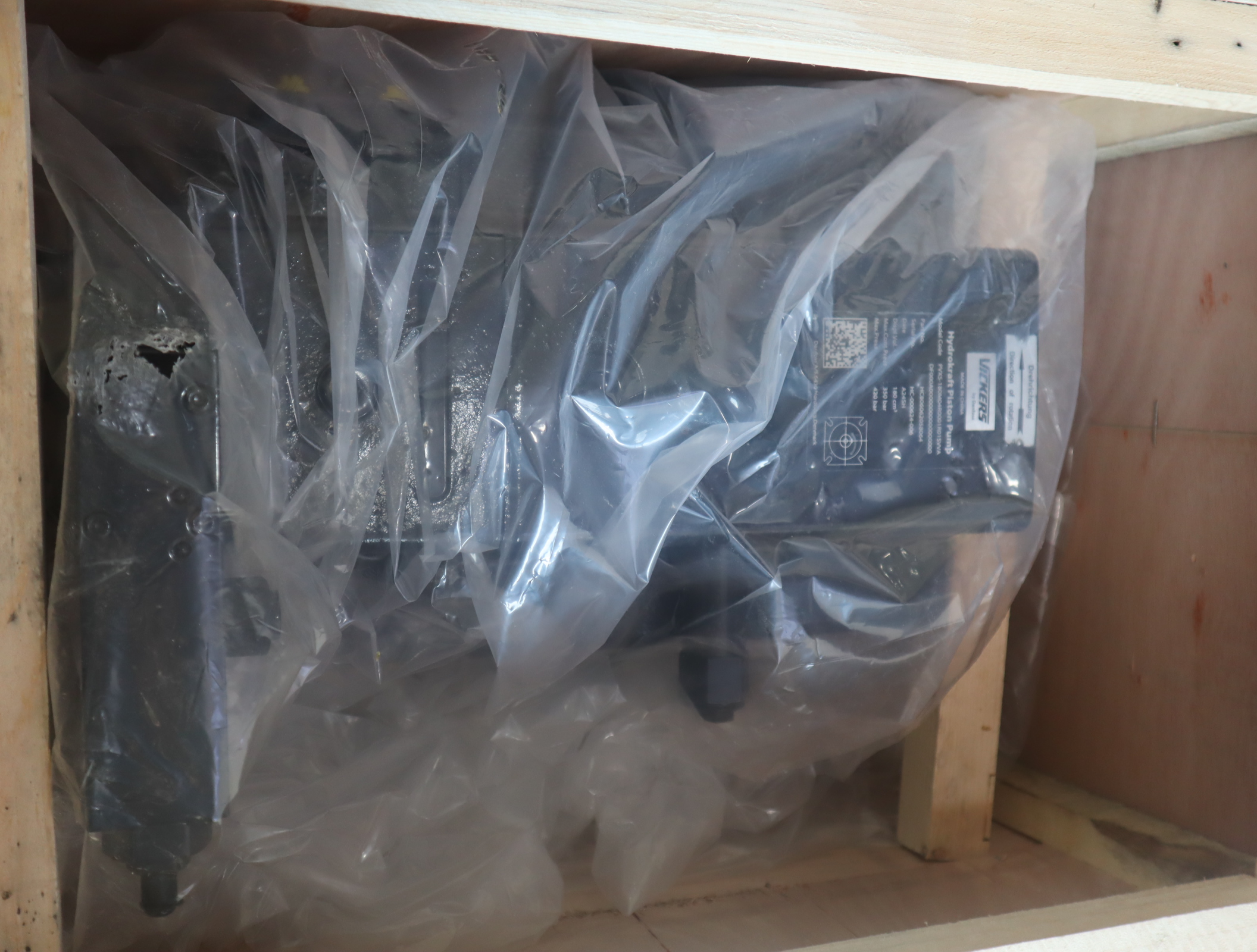 PVXS-180M04R0001R01SVVADF000A00000000000000000 HC806062058064