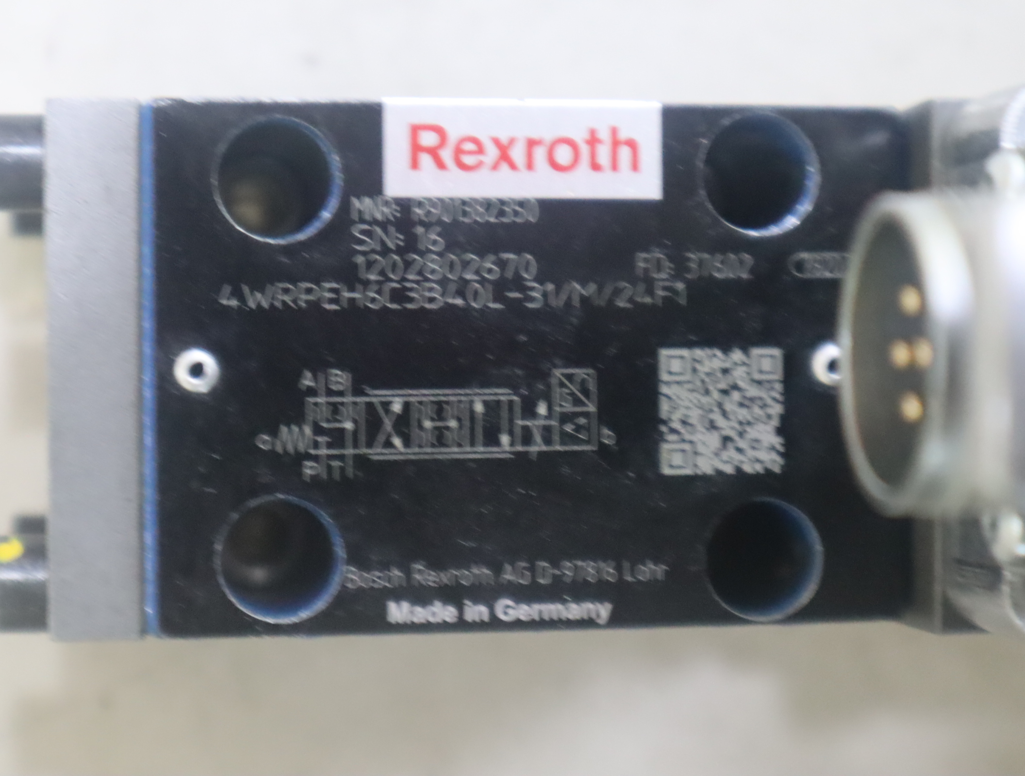 R901382350 4WRPEH6C3B40L-31/M/24F1 力士乐REXROTH比例阀