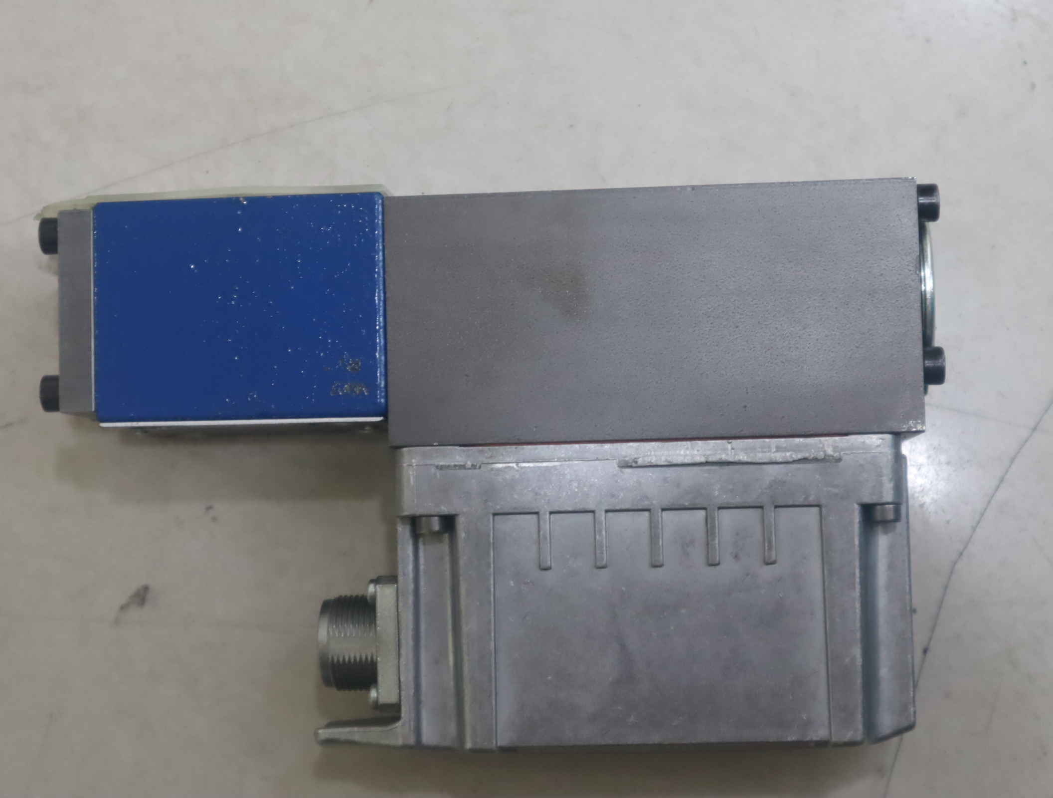 R901382350 4WRPEH6C3B40L-31/M/24F1 力士乐REXROTH比例阀