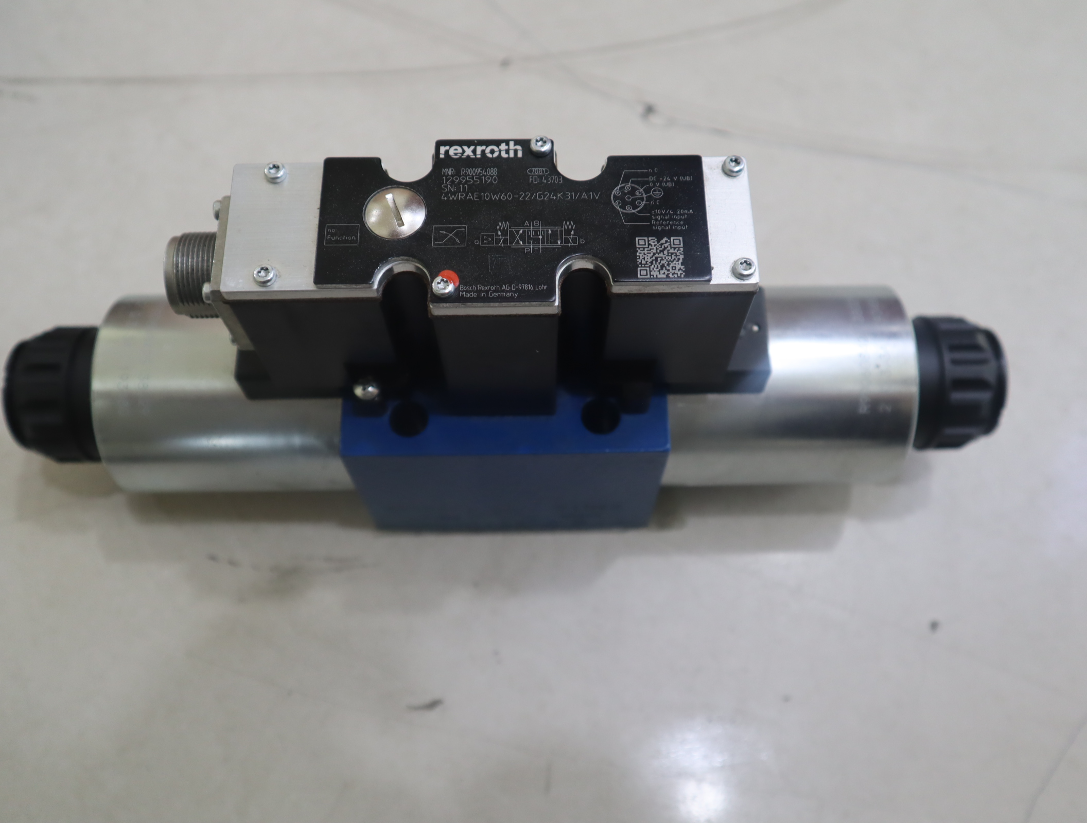 R900954088 4WRAE10W60-2X/G24K31/A1V 德国力士乐REXROTH比例阀