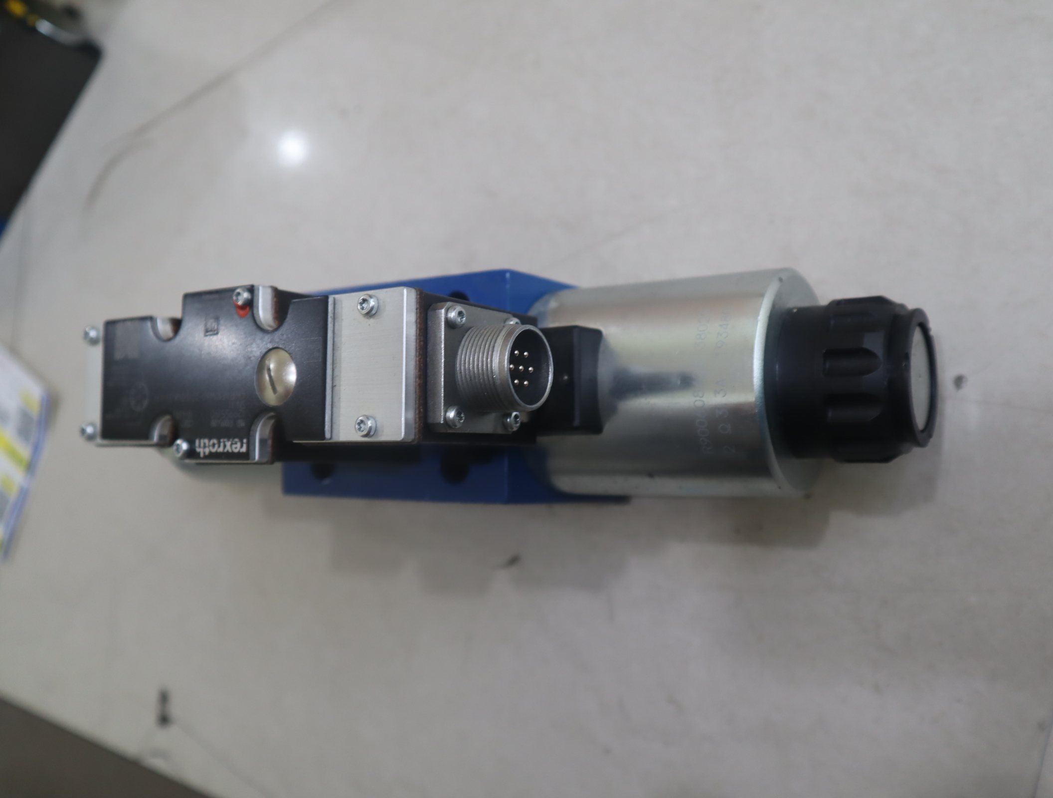 R900954088 4WRAE10W60-2X/G24K31/A1V 德国力士乐REXROTH比例阀