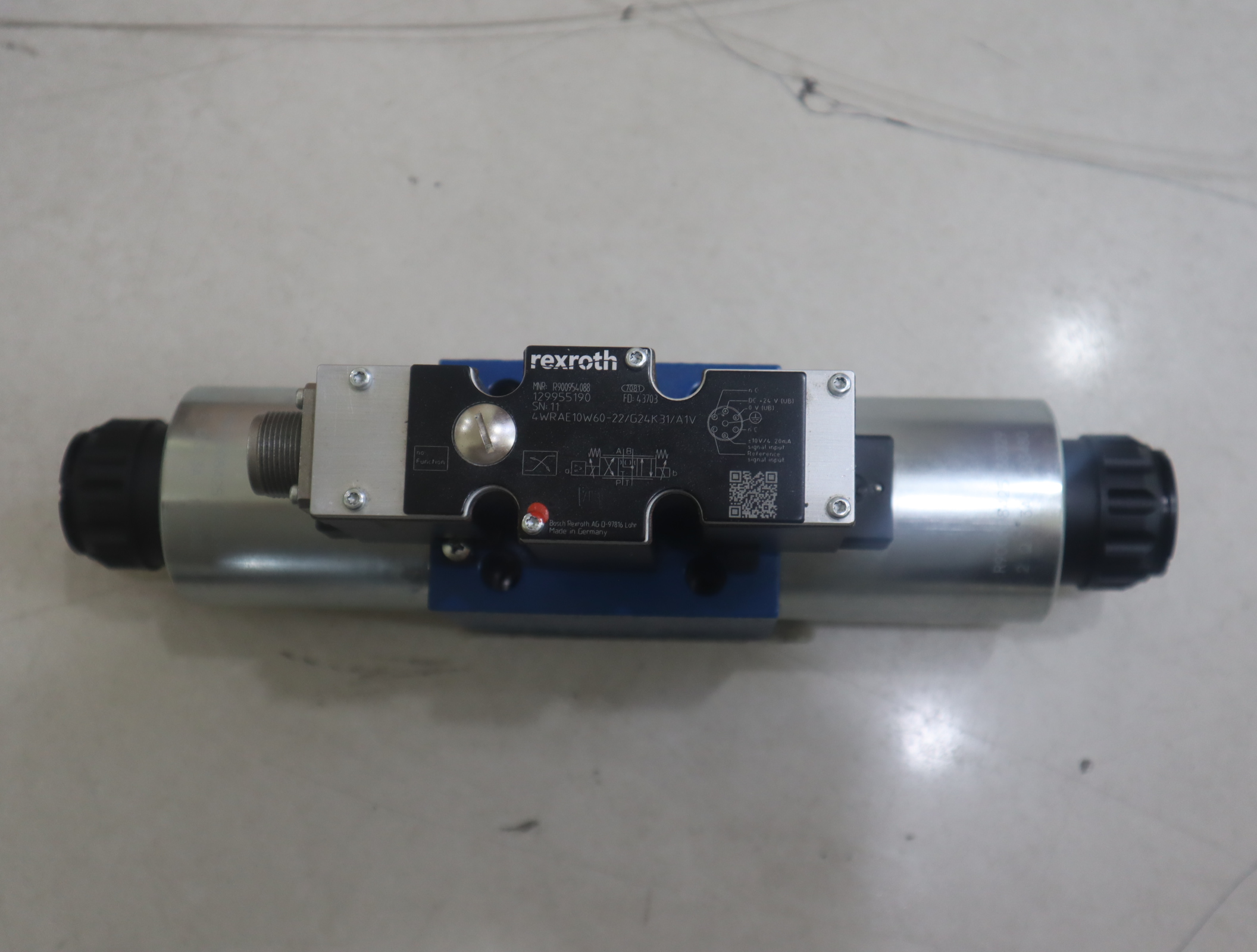 R900954088 4WRAE10W60-2X/G24K31/A1V 德国力士乐REXROTH比例阀