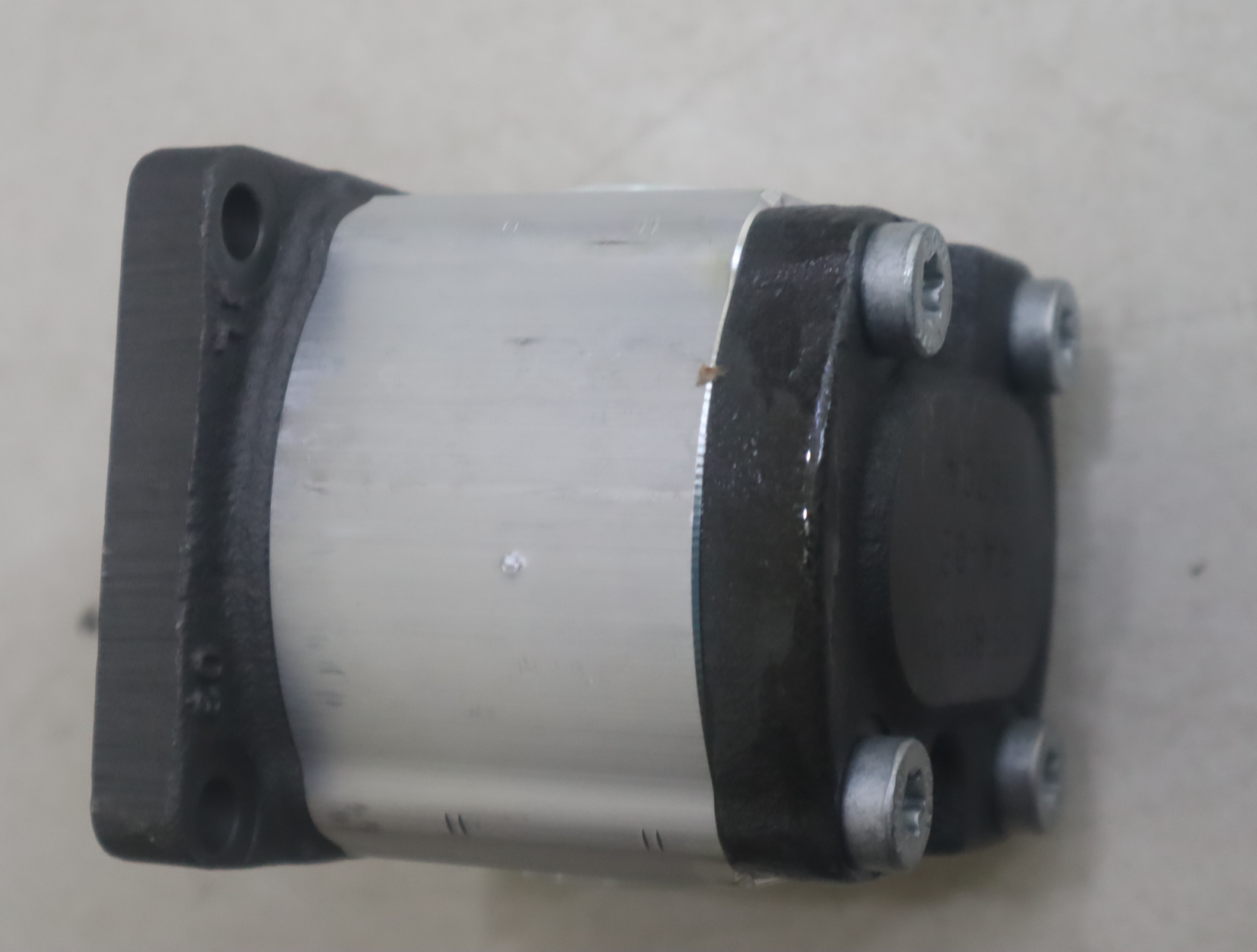 0510525076  AZPF-11-011RAB01MB 德国力士乐REXROTH齿轮泵