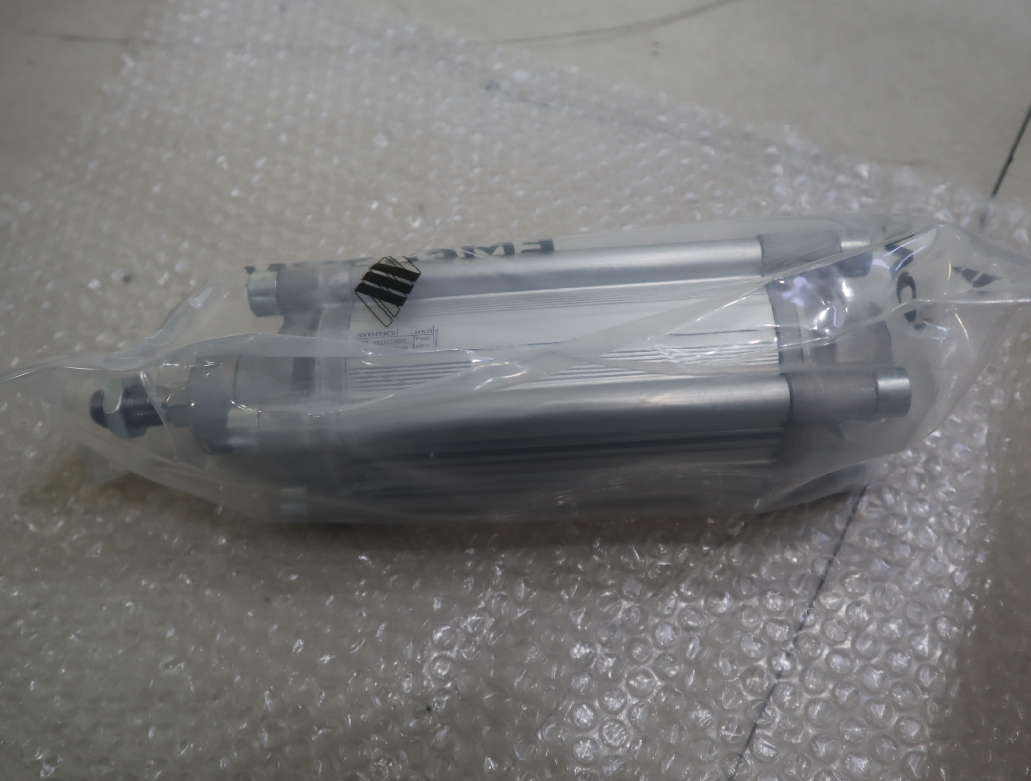 0822123004 063-0100 德国安沃驰AVENTICS气缸0822123004