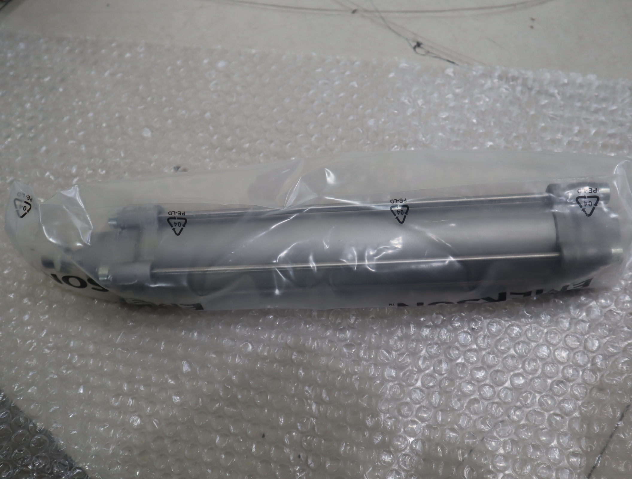 0822341007 040-0200 德国安沃驰AVENTICS气缸0822341007 