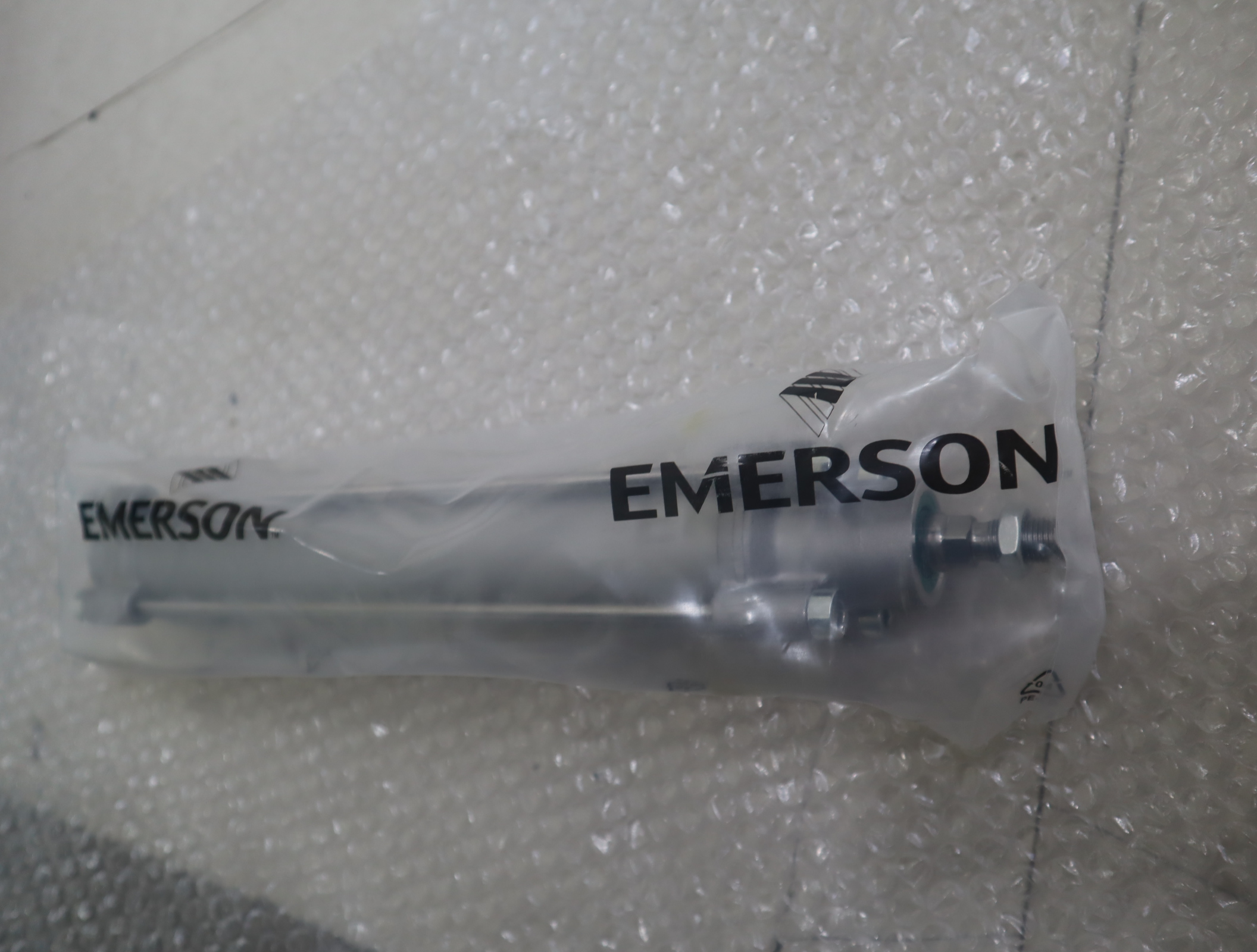 0822341007 040-0200 德国安沃驰AVENTICS气缸0822341007 