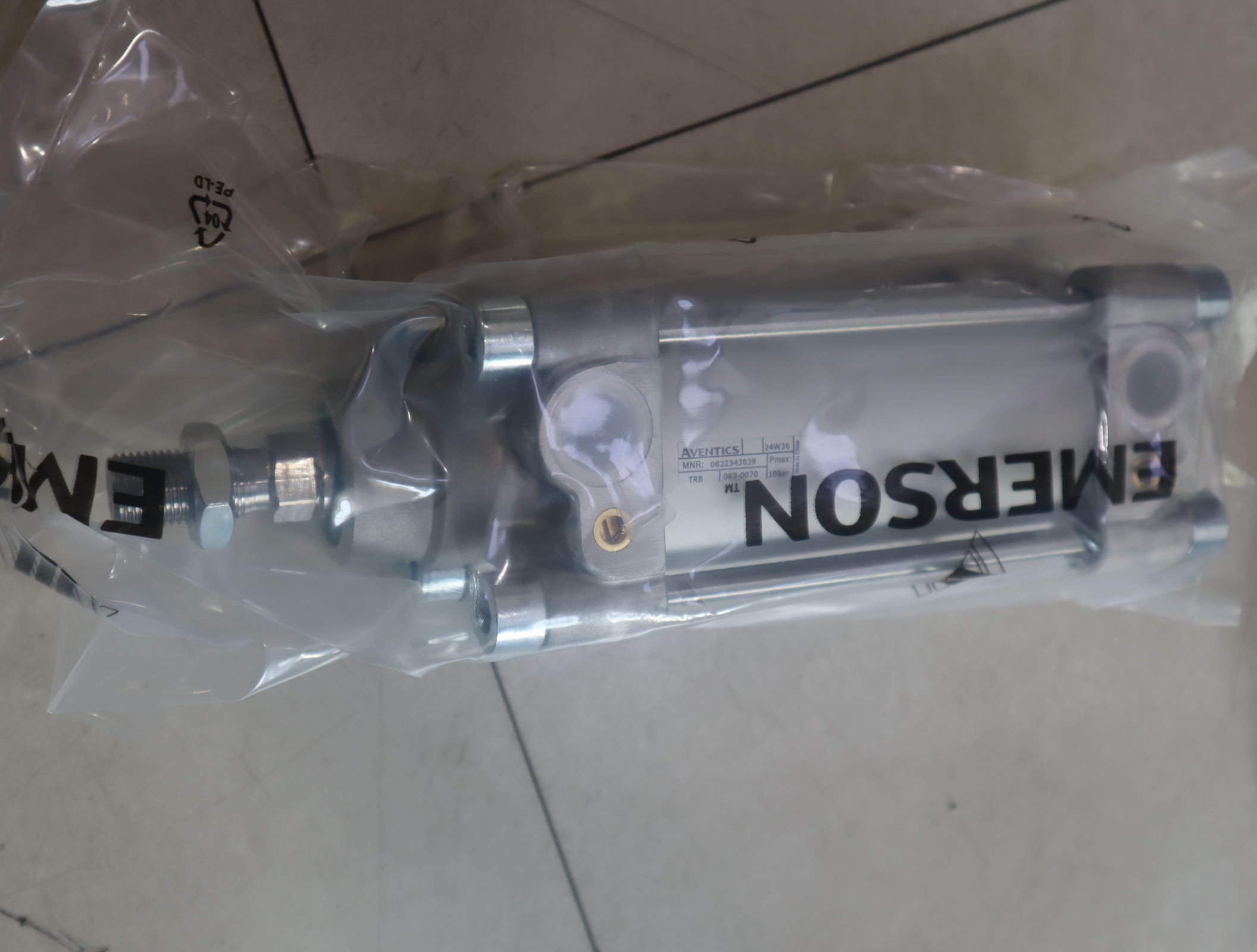 0822343112 063-0130 德国安沃驰AVENTICS气缸0822343112