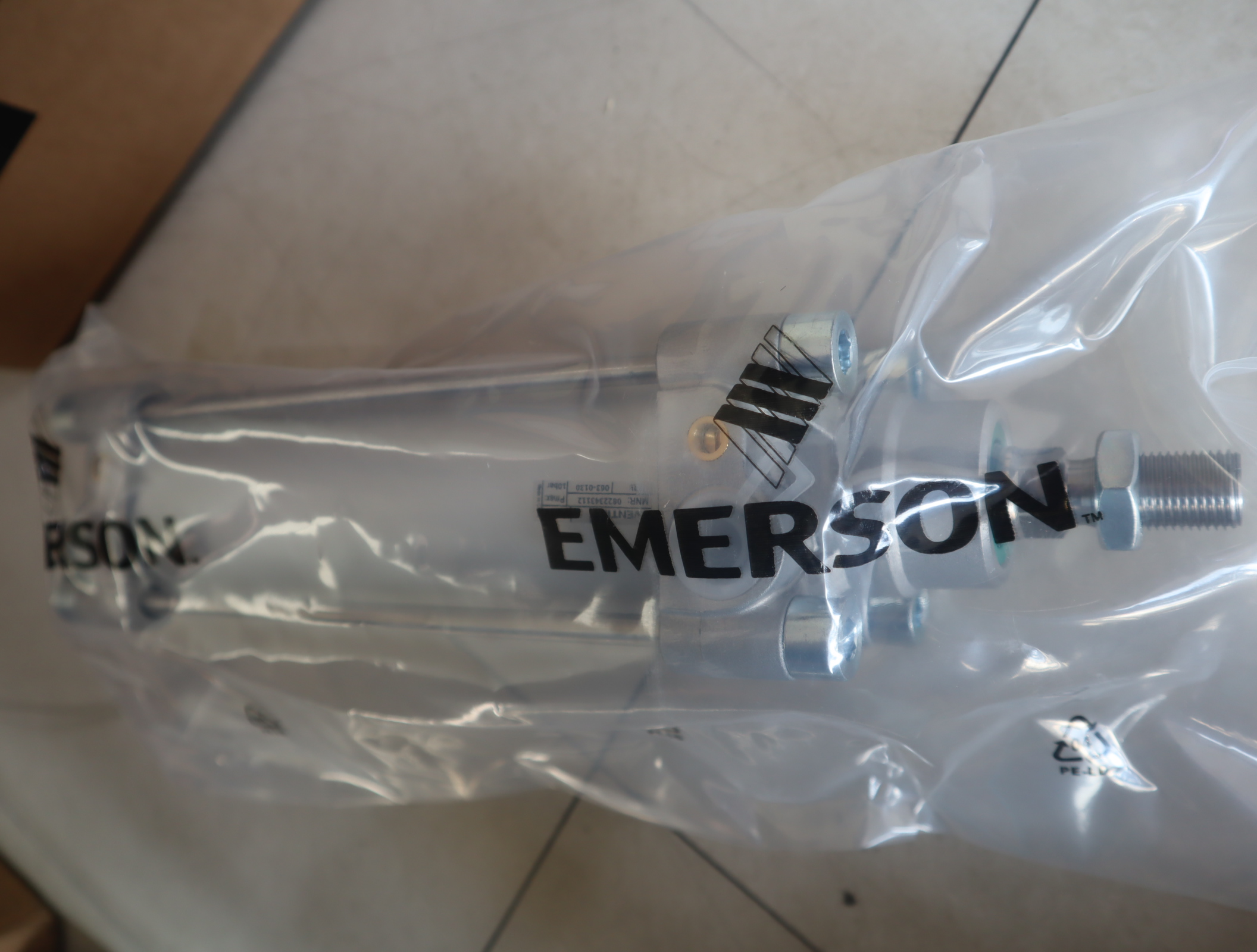 0822343112 063-0130 德国安沃驰AVENTICS气缸0822343112