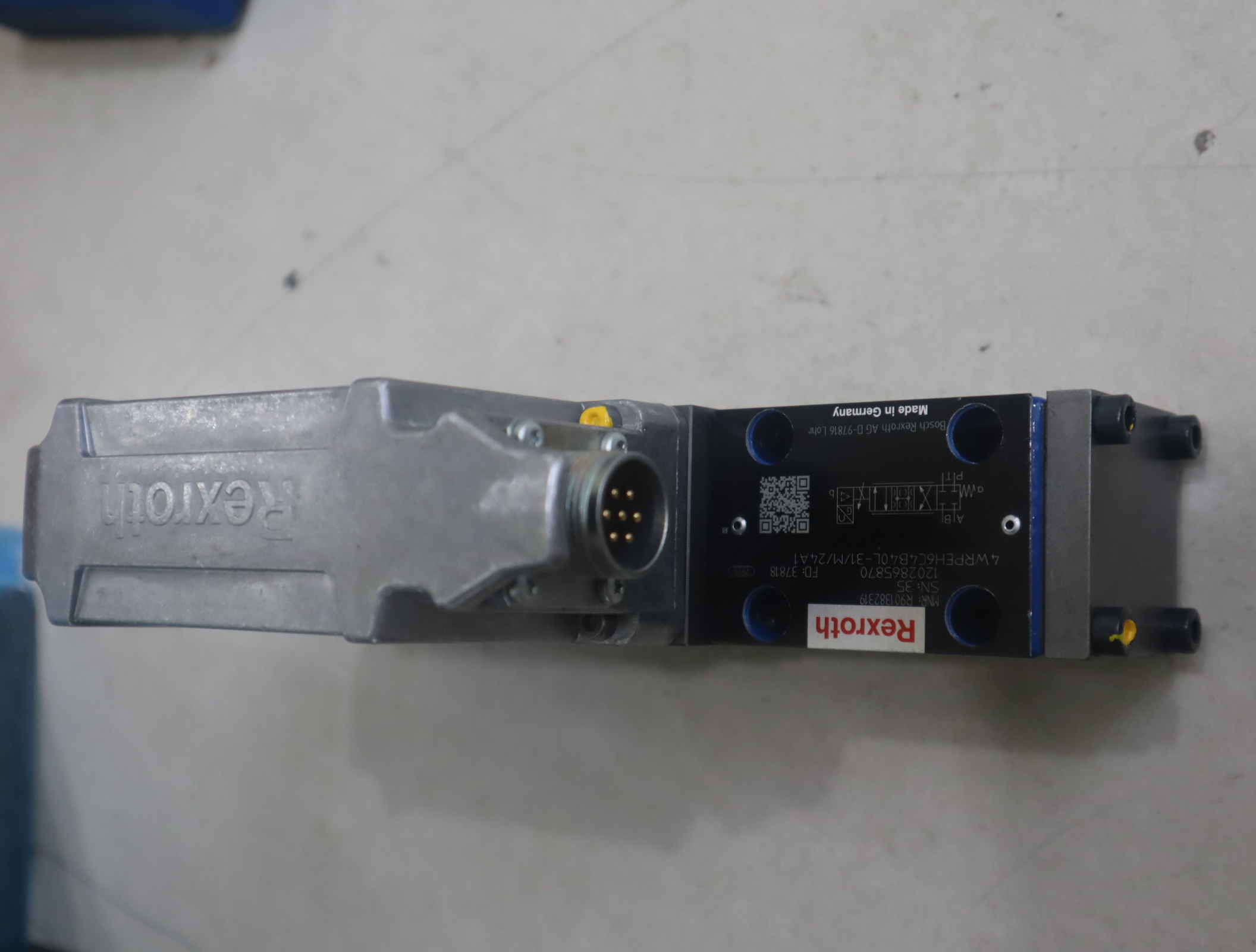 R901382319 4WRPEH6C4B40L-30/M/24A1 力士乐REXROTH比例阀