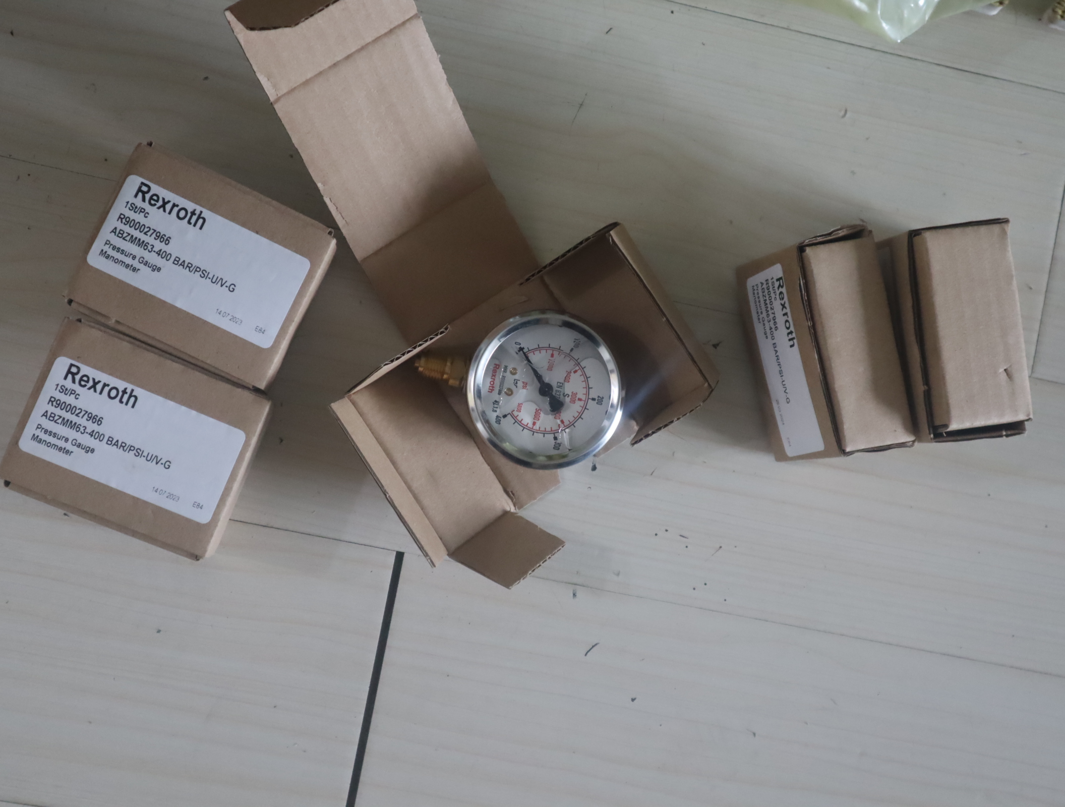 R900027966 ABZMM 63- 400BAR/PSI-U/V-G 力士乐REXROTH压力表