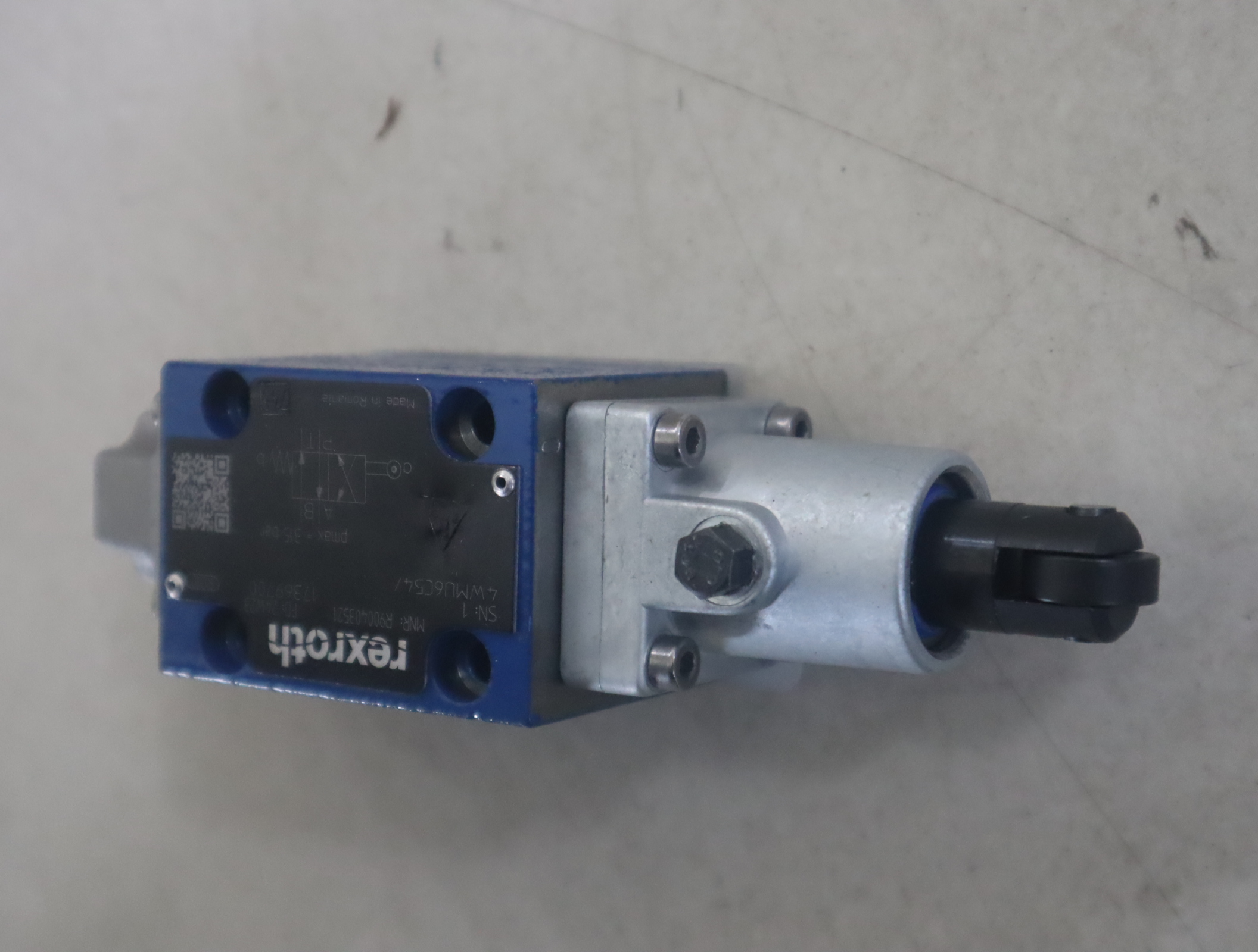 R900403521 4WMU6C54/ 4WMU6C5X/ 德国力士乐REXROTH气控阀