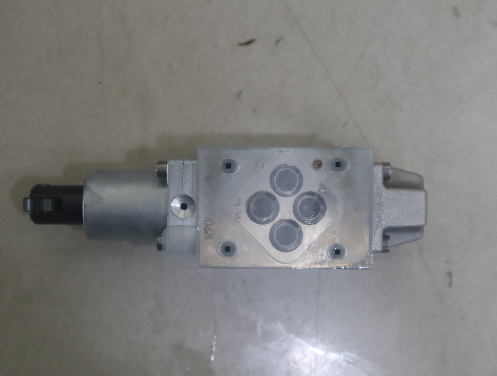 R900403521 4WMU6C54/ 4WMU6C5X/ 德国力士乐REXROTH气控阀